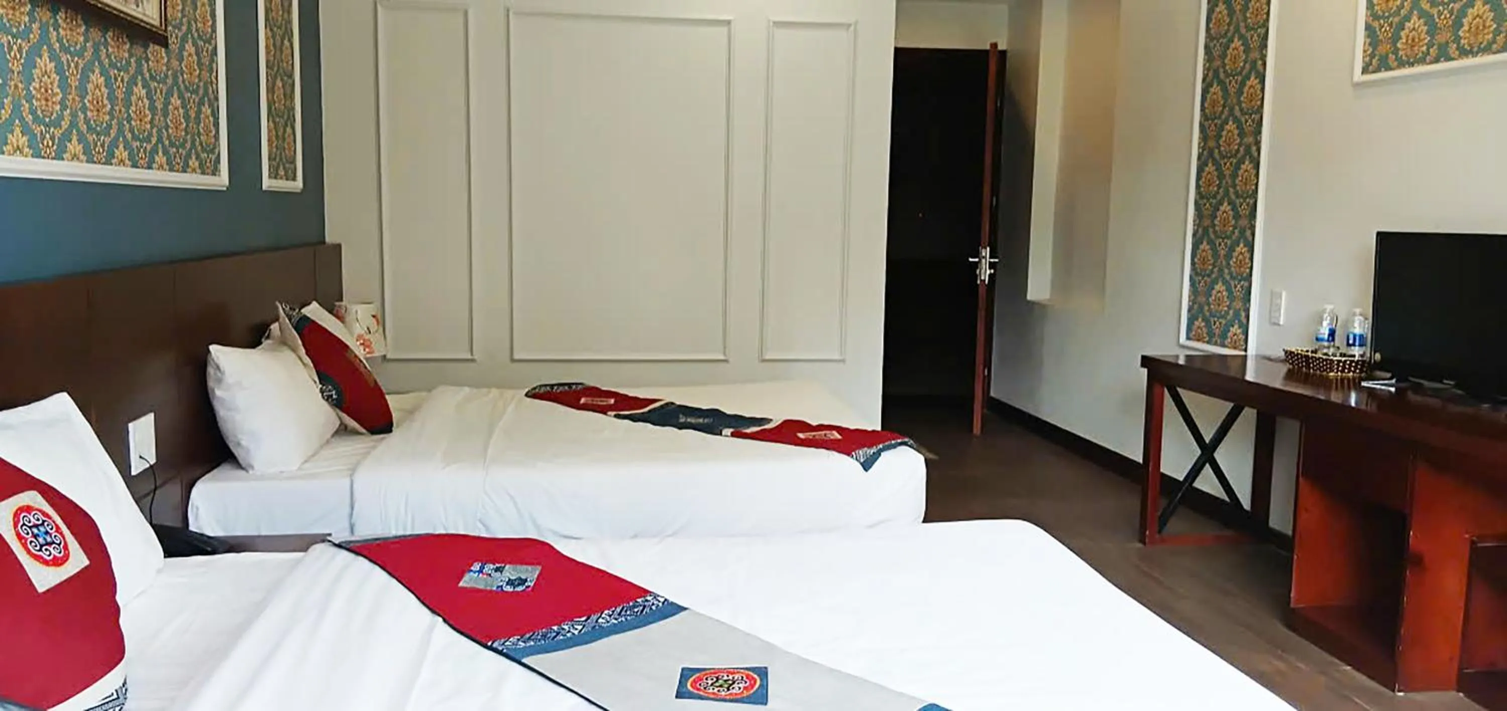 Bed in Sunshine View Sapa Hotel