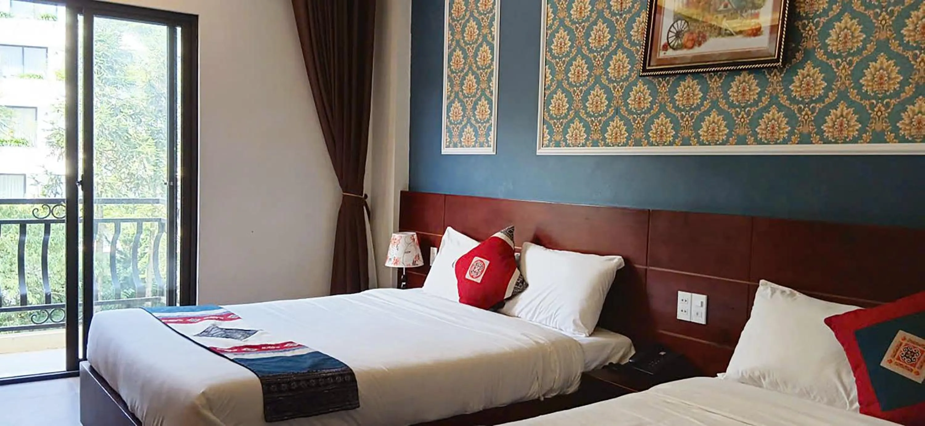 Bed in Sunshine View Sapa Hotel