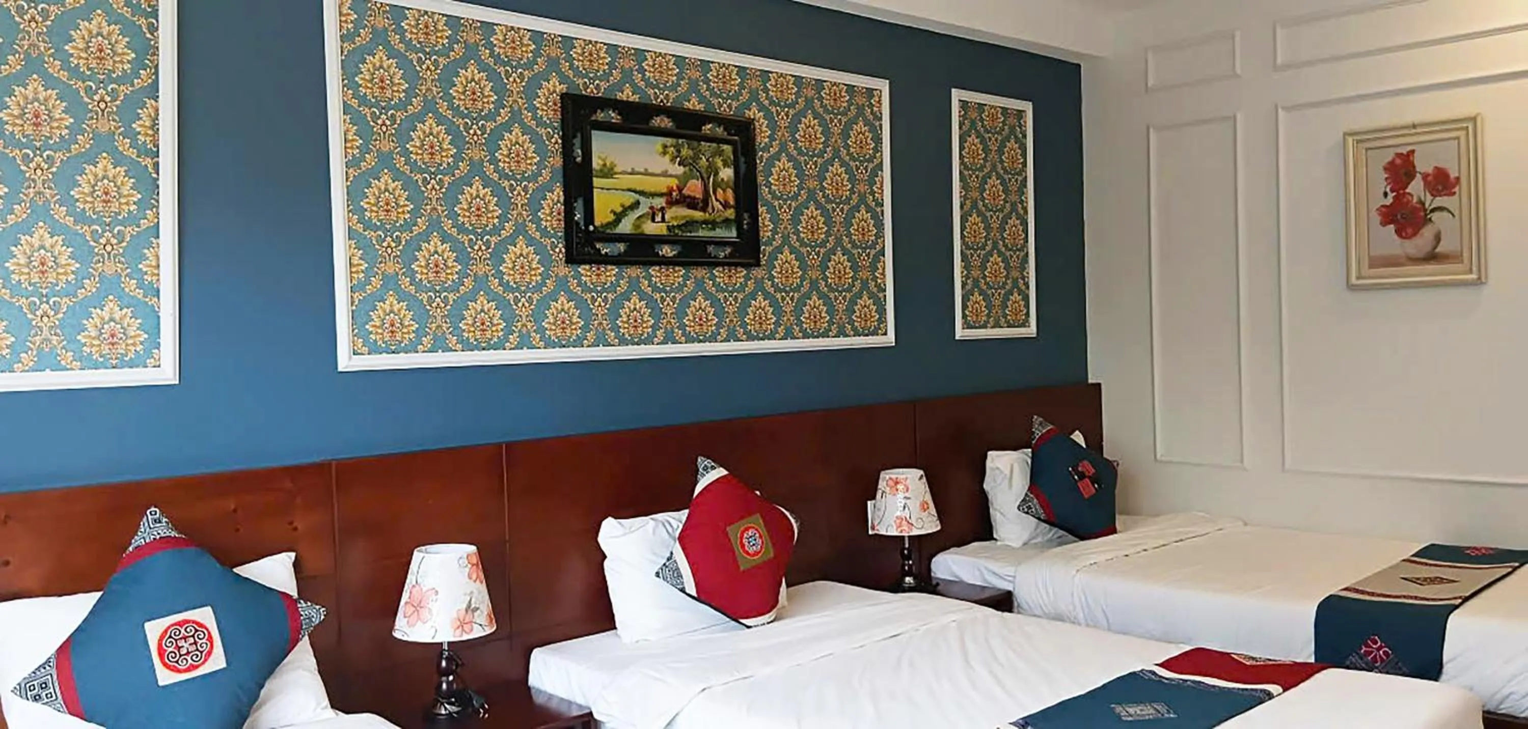 Photo of the whole room, Bed in Sunshine View Sapa Hotel