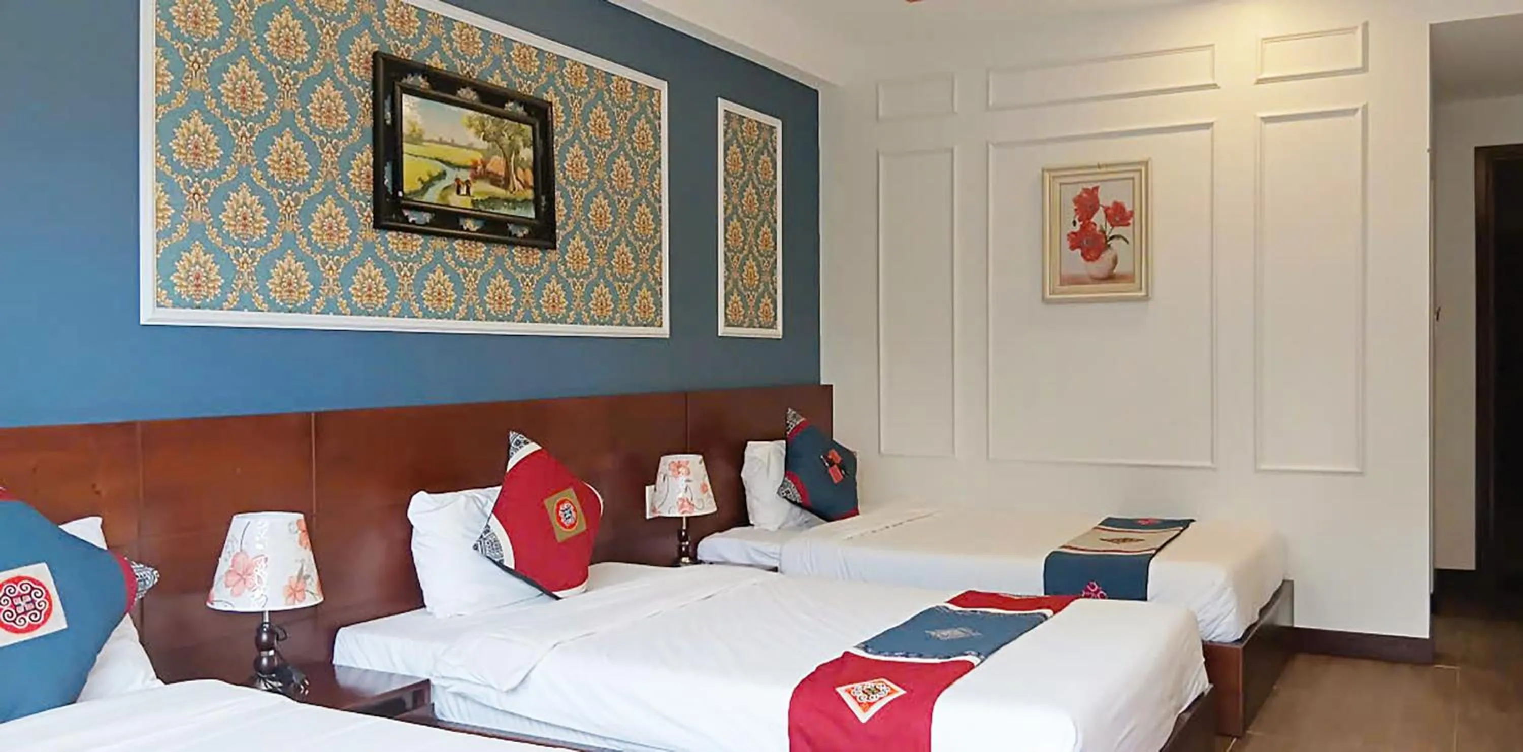 Photo of the whole room, Bed in Sunshine View Sapa Hotel