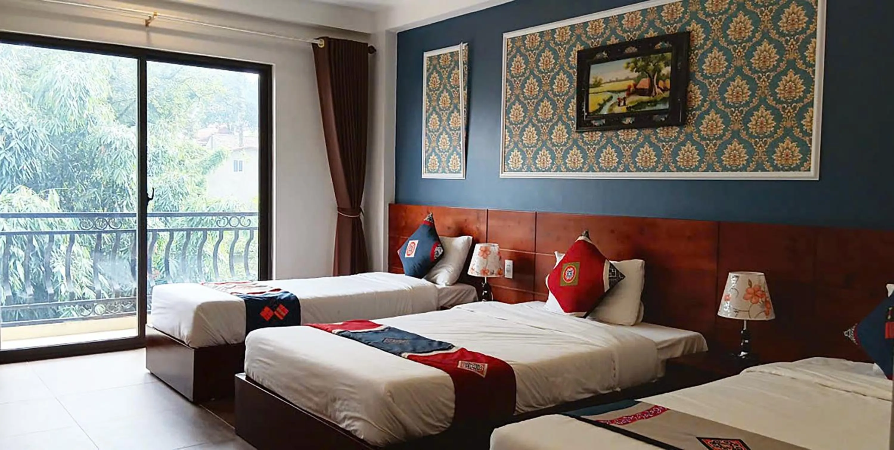 Photo of the whole room, Bed in Sunshine View Sapa Hotel