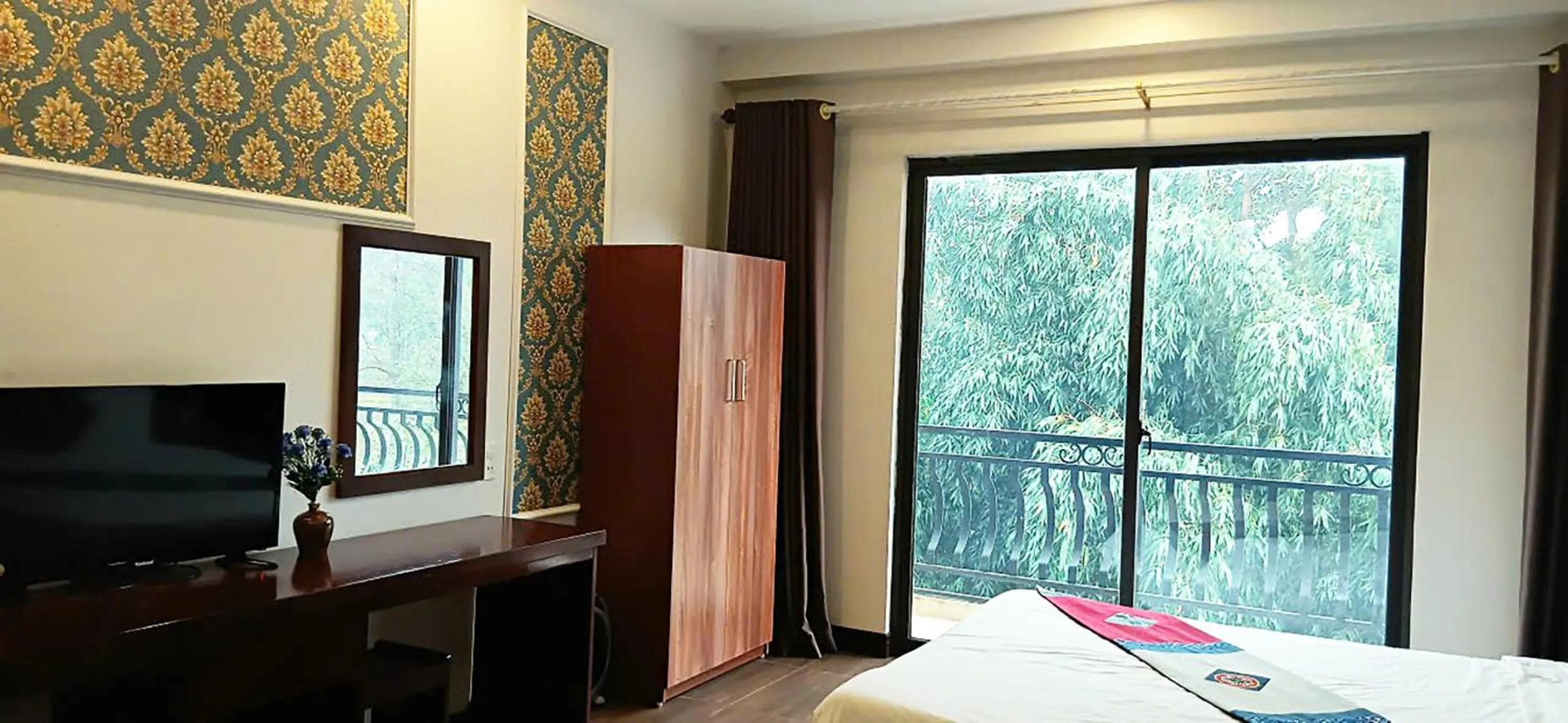 Bed in Sunshine View Sapa Hotel