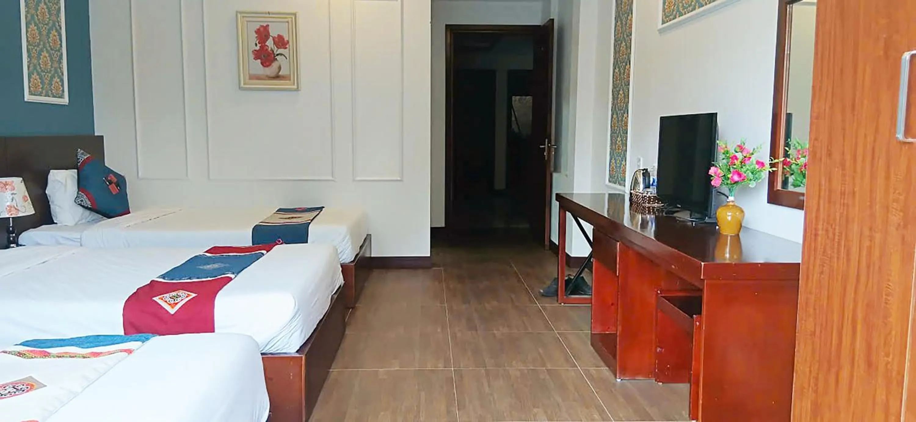 TV and multimedia, Bed in Sunshine View Sapa Hotel