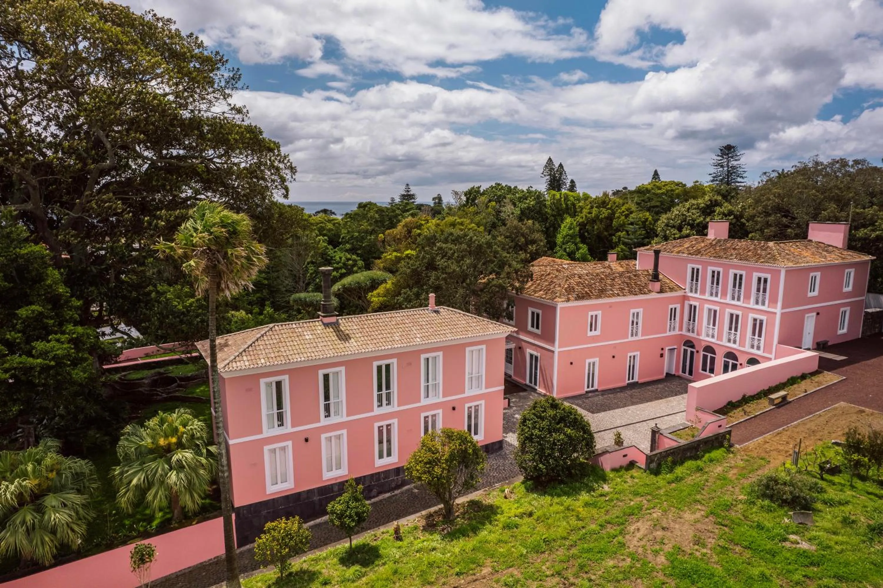 Property building in Solar dos Cantos Botanic House & Garden