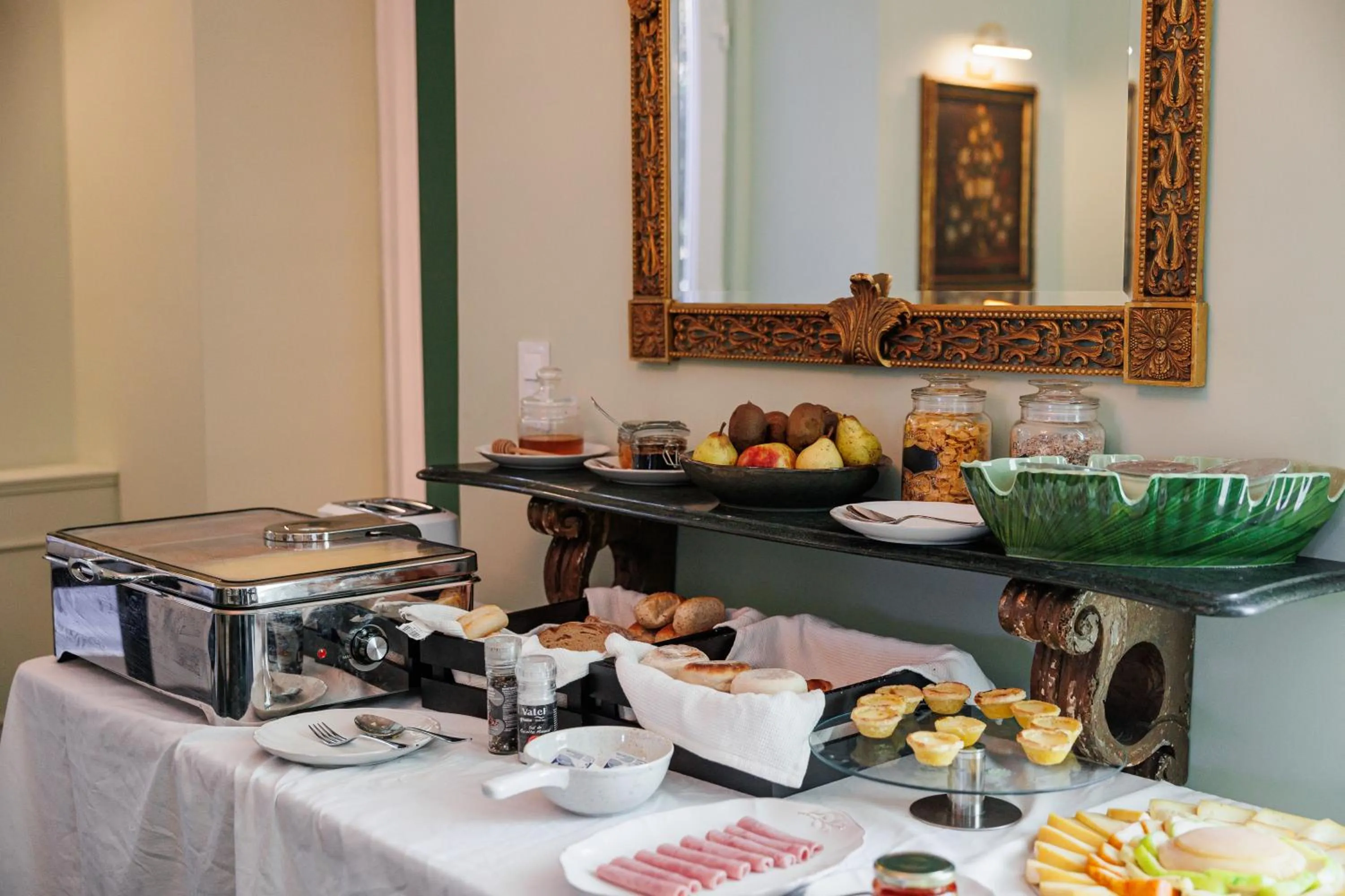 Food in Solar dos Cantos Botanic House & Garden