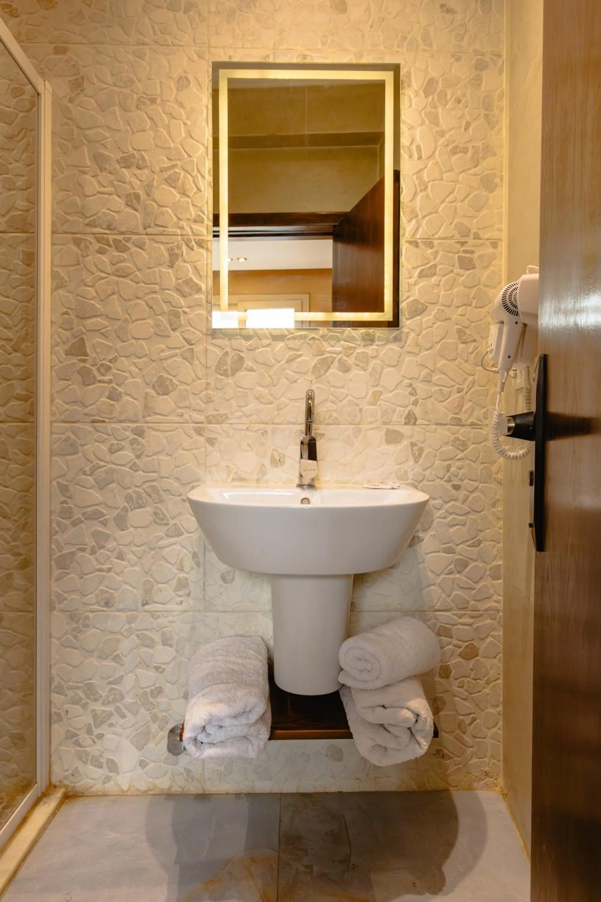 Bathroom in BrassAlmas Pyramids Hotel