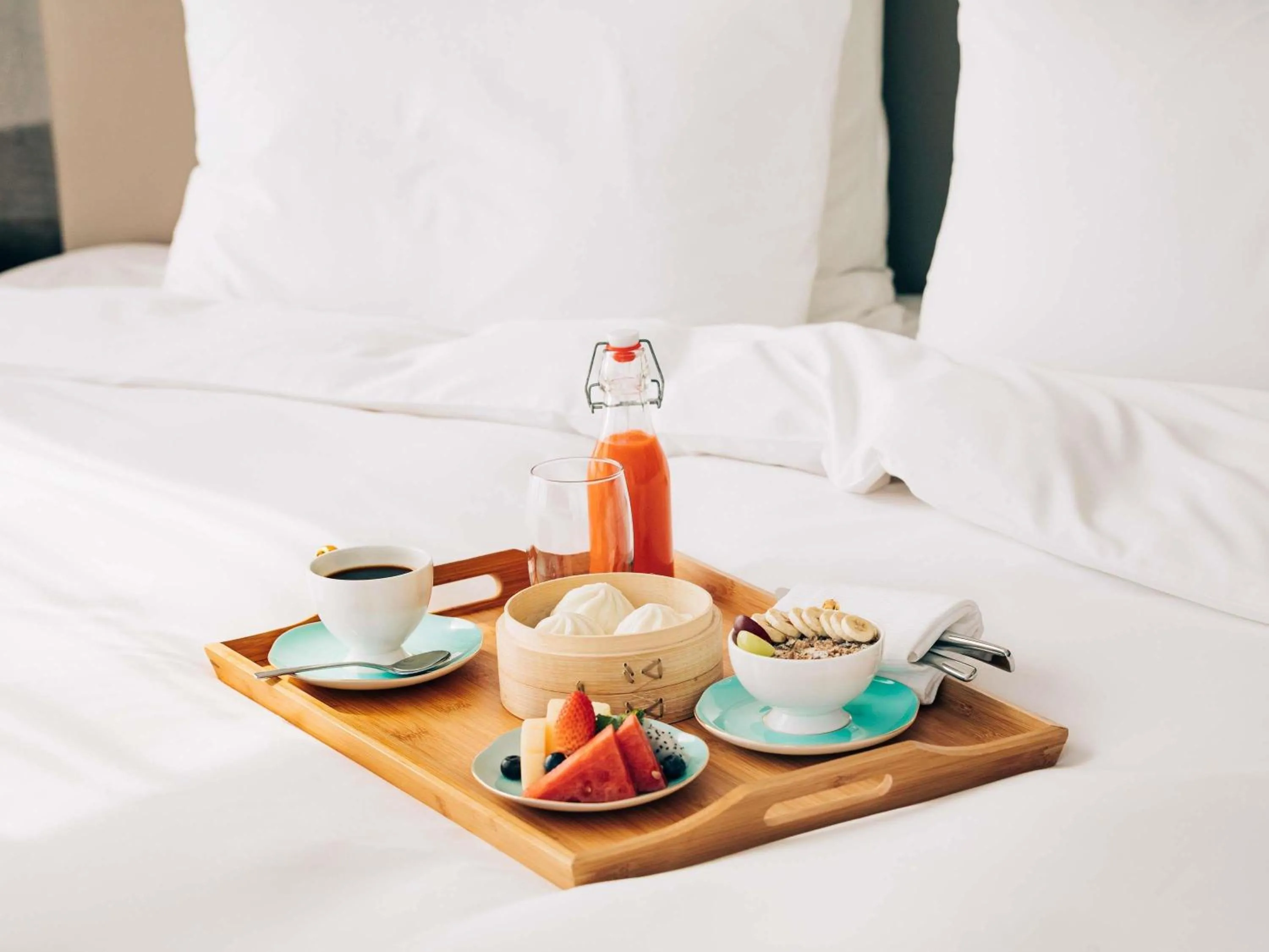 Breakfast, Bed in Pullman Dubai Creek City Centre Residences