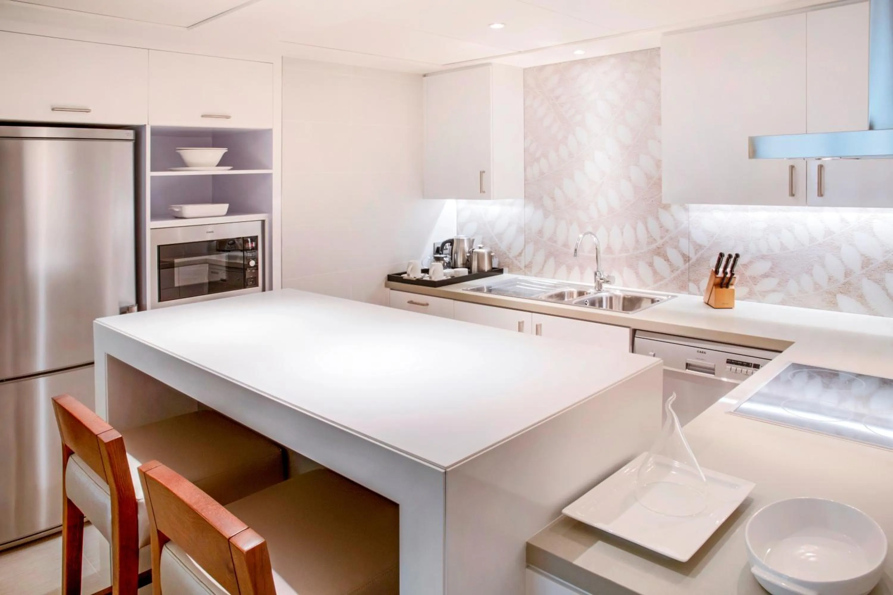 Coffee/tea facilities in Pullman Dubai Creek City Centre Residences