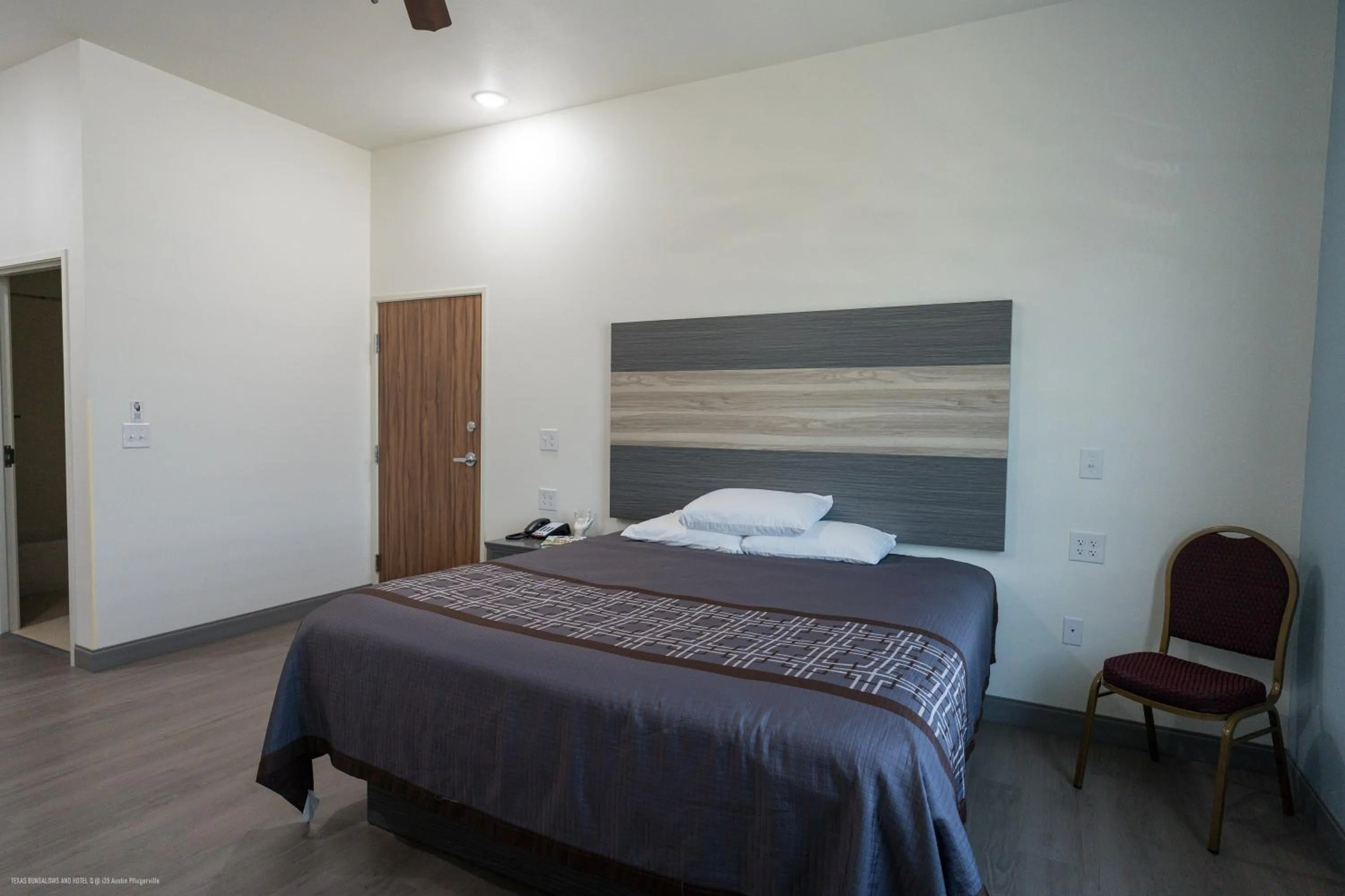 Bedroom, Bed in Texas Bungalows Hotel and Hotel Que at i35 Austin Pflugerville
