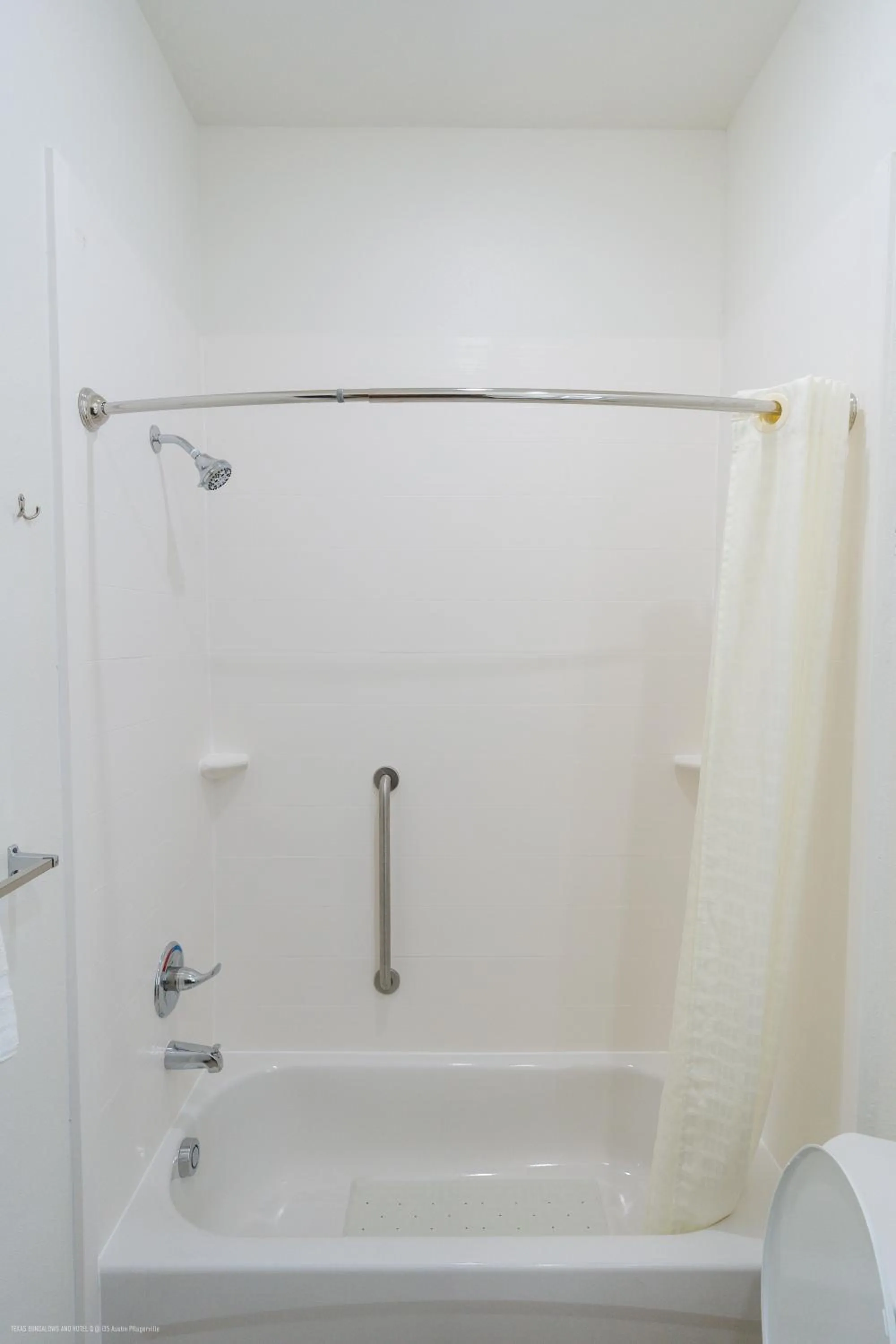 Bathroom in Texas Bungalows Hotel and Hotel Que at i35 Austin Pflugerville