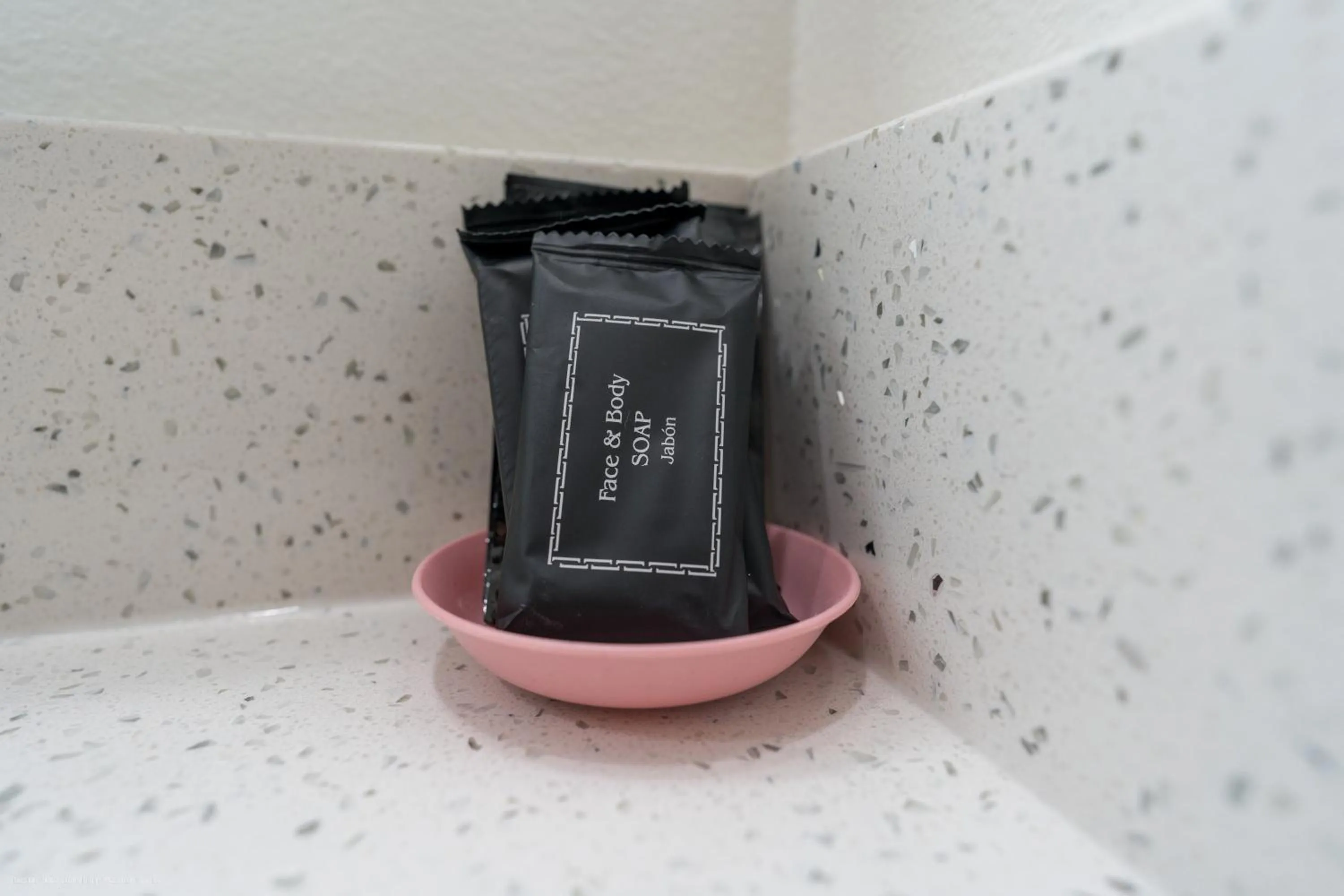 Bathroom in Texas Bungalows Hotel and Hotel Que at i35 Austin Pflugerville