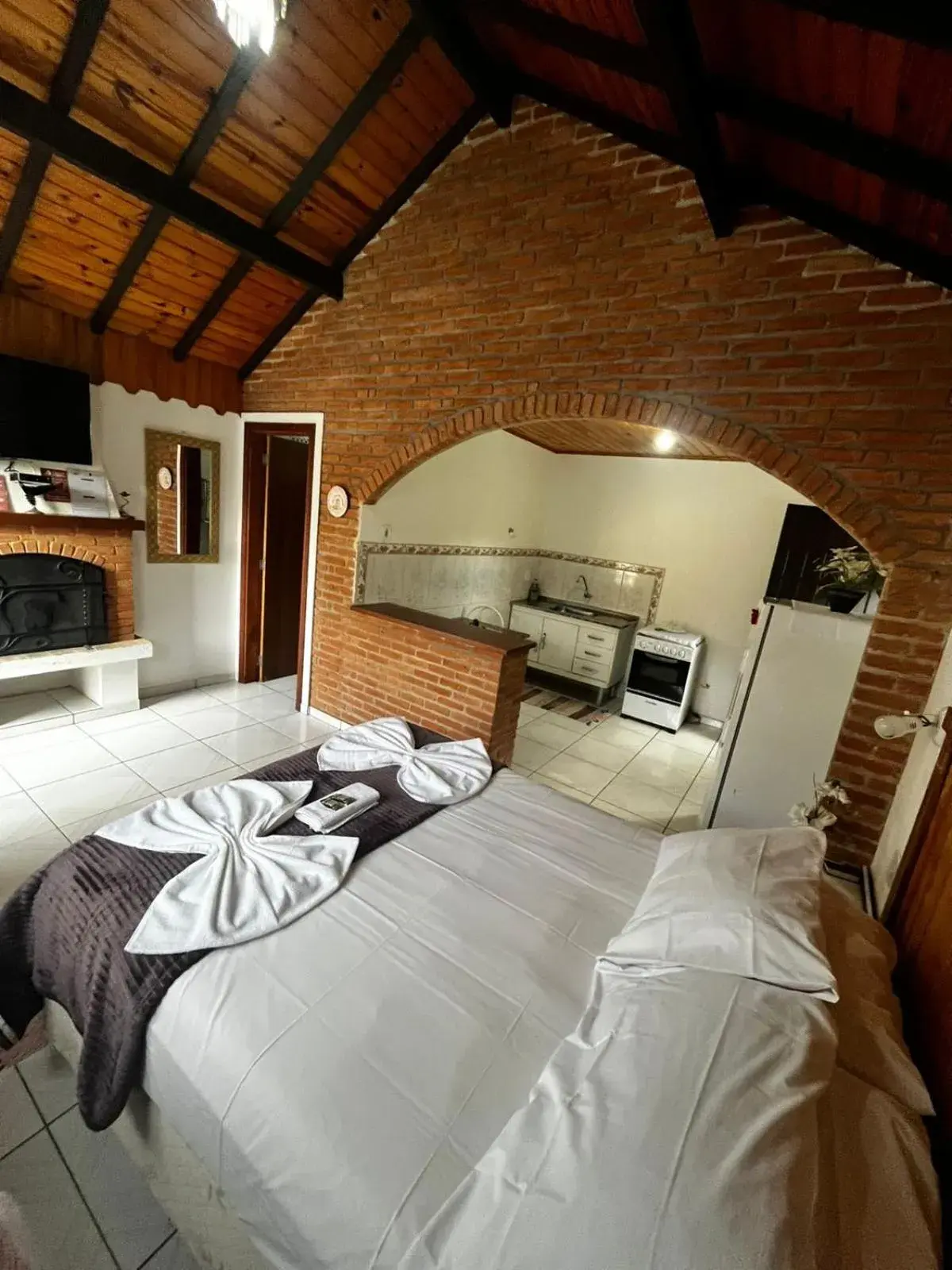 Main Chalet with Kitchen in Pousada Cantinho Colibri Main Chalet with Kitchen in Pousada Cantinho Colibri