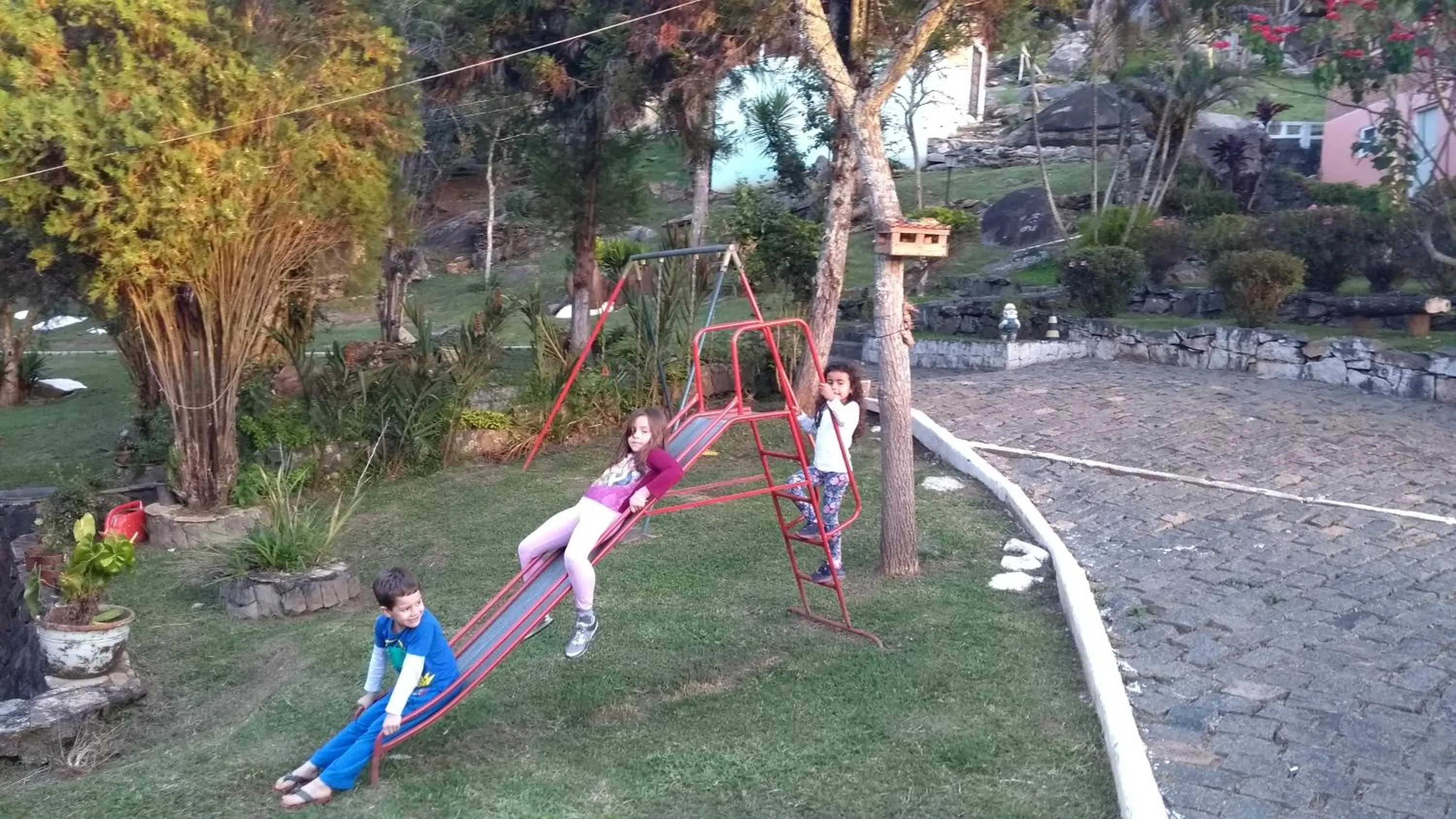 Children play ground in Pousada Céu de Luz - Próximo a Monte Verde