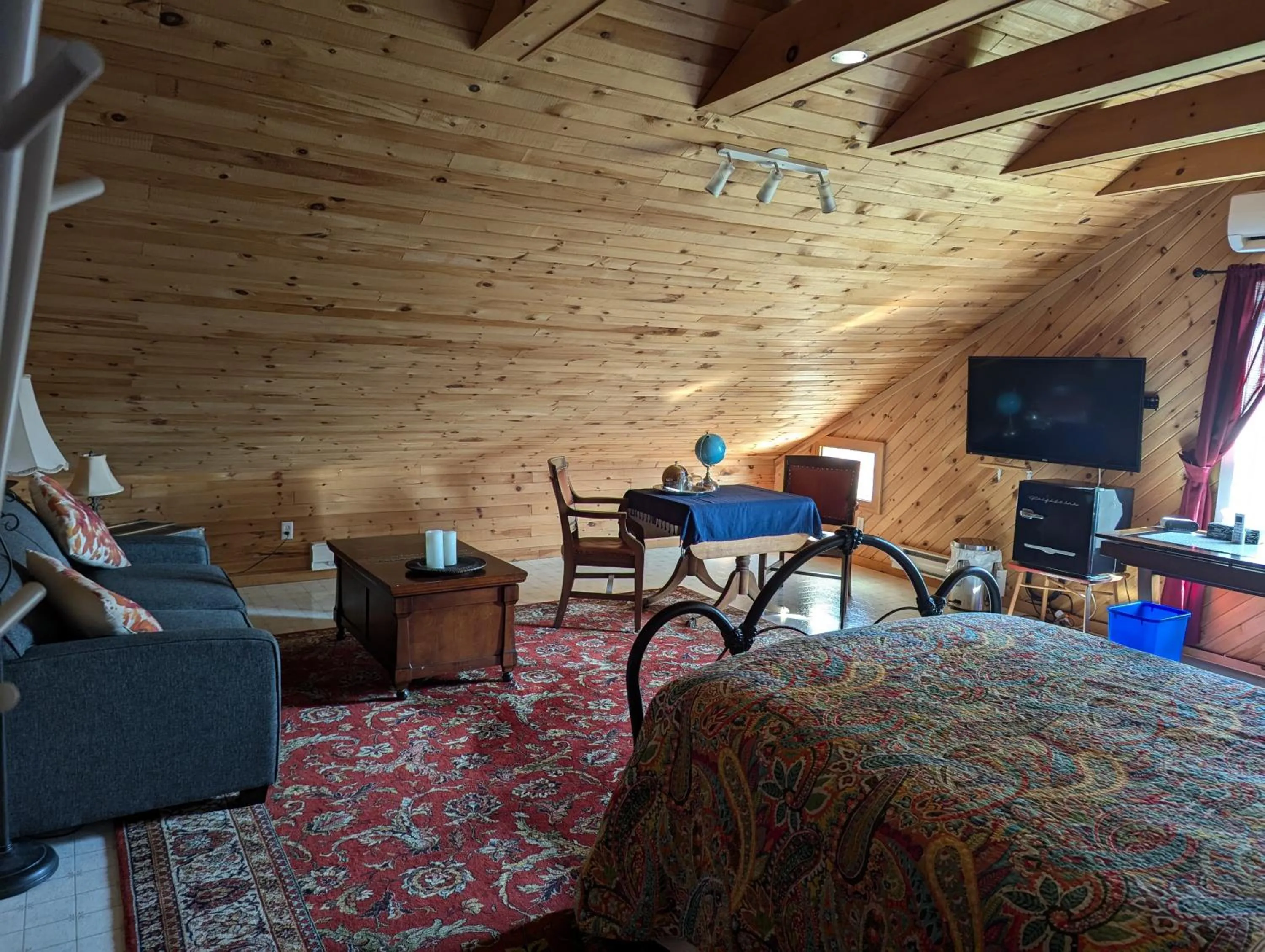 Bed in The Parrsboro Mansion Inn