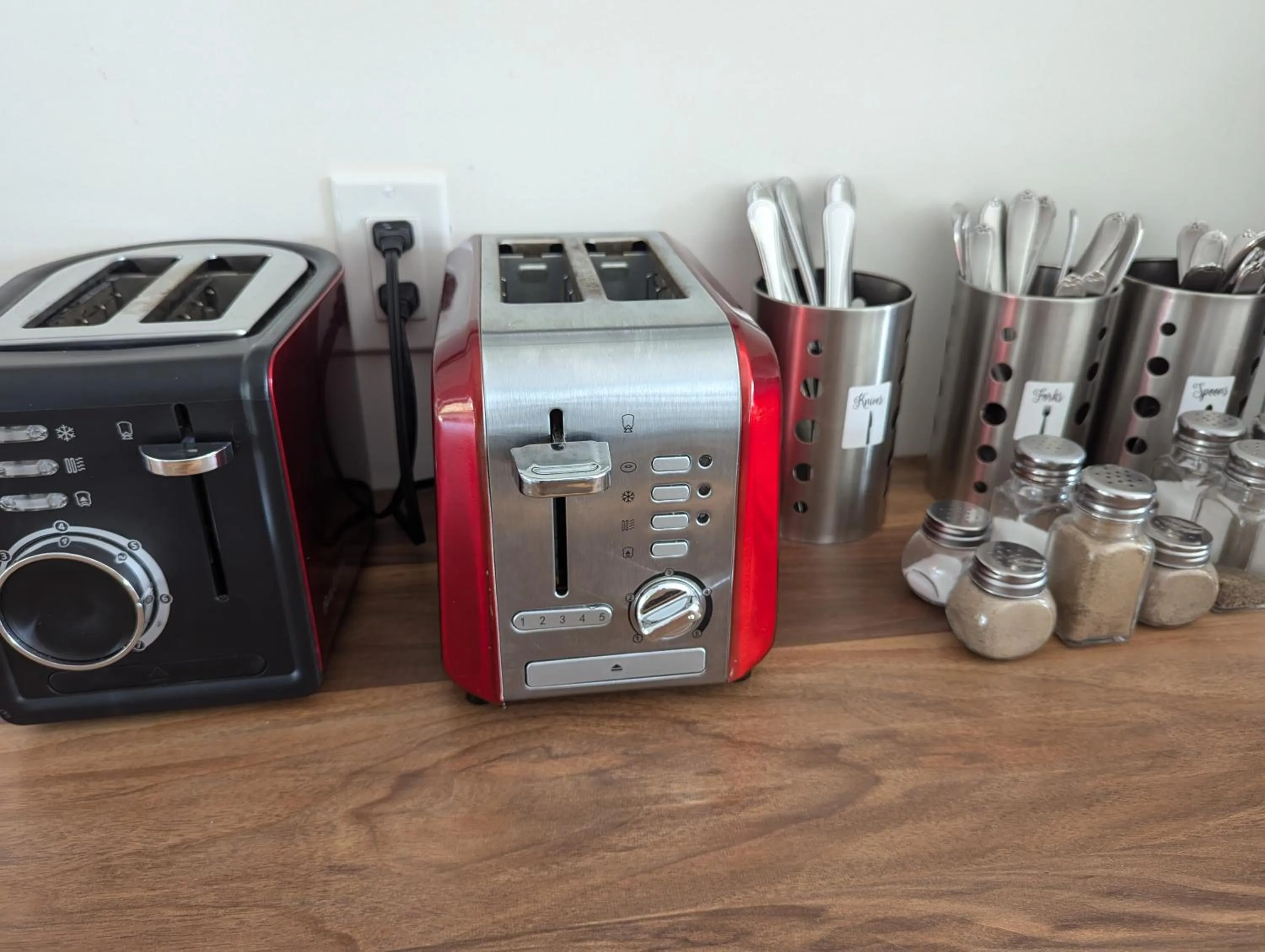 Kitchen or kitchenette in The Parrsboro Mansion Inn