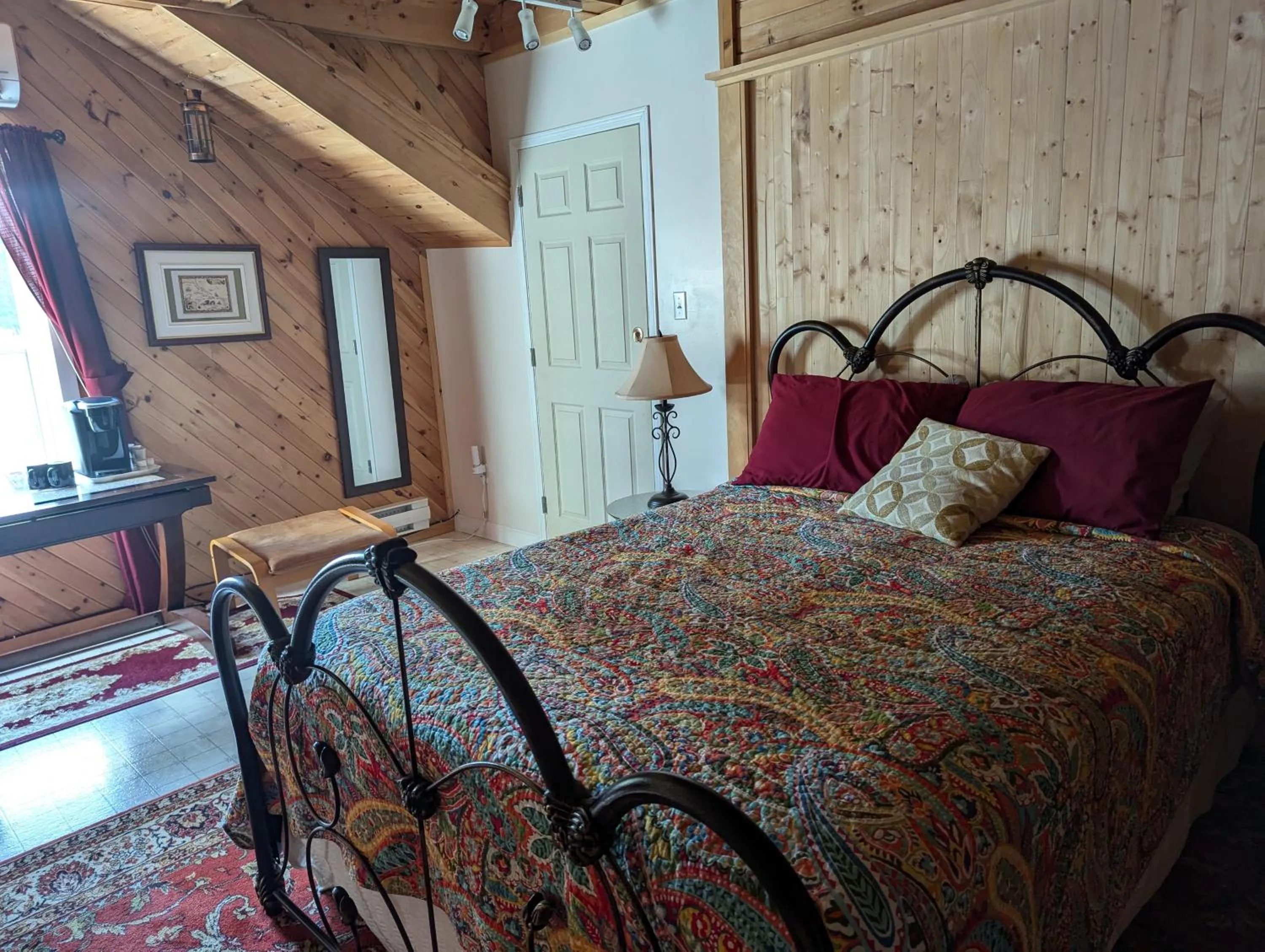 Bed in The Parrsboro Mansion Inn