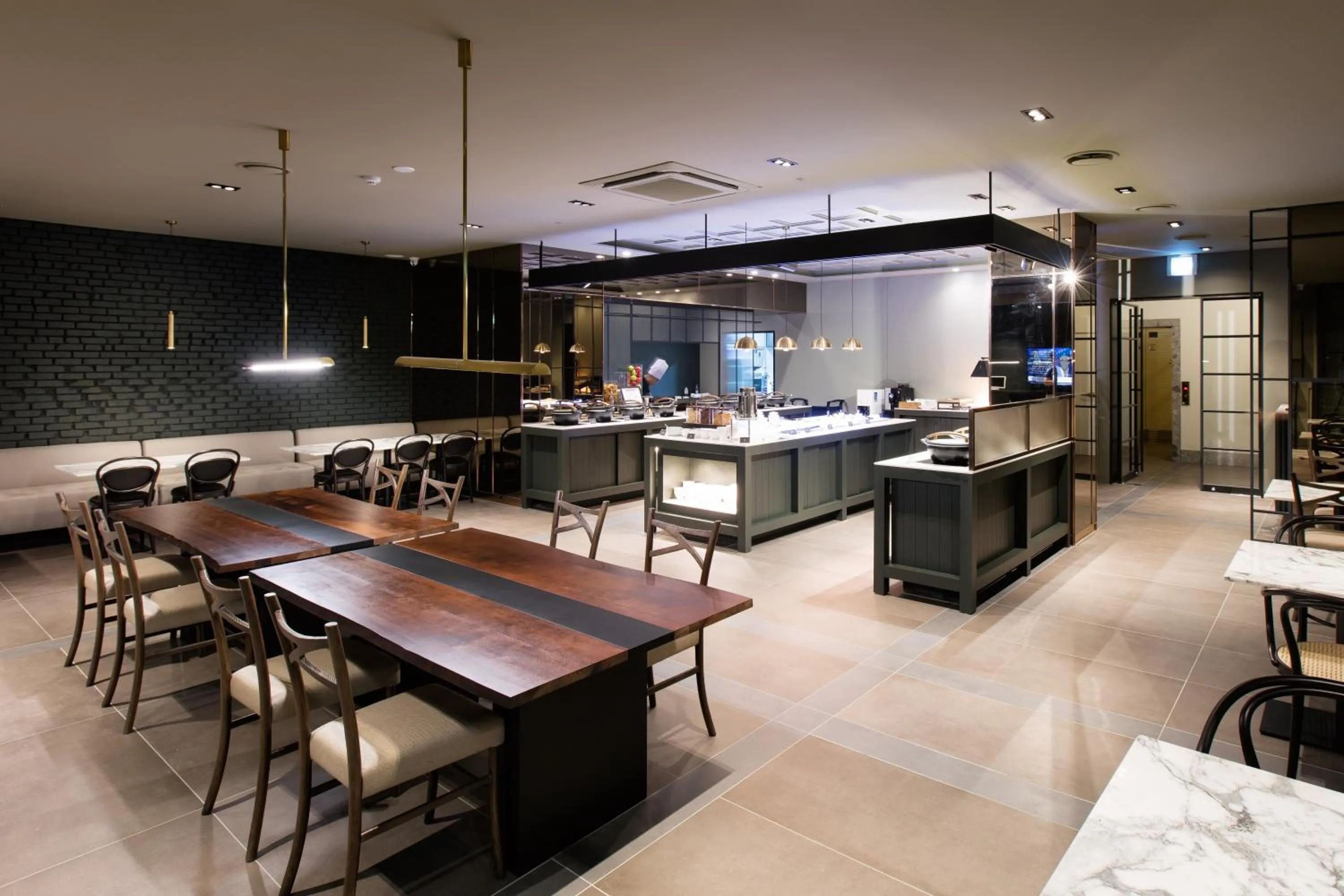 Restaurant/places to eat in SR Suites Pangyo