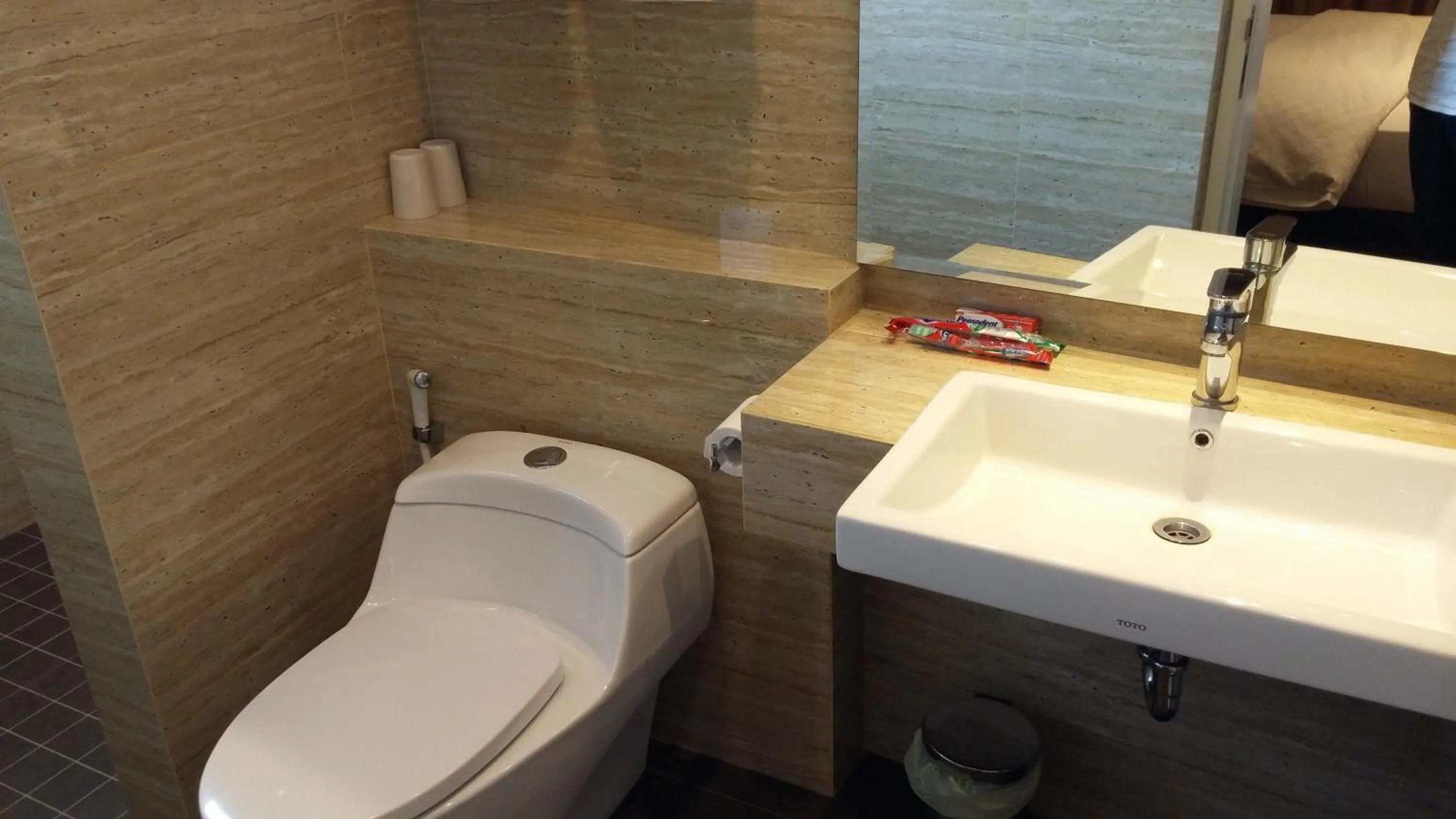 Toilet in Dago 207