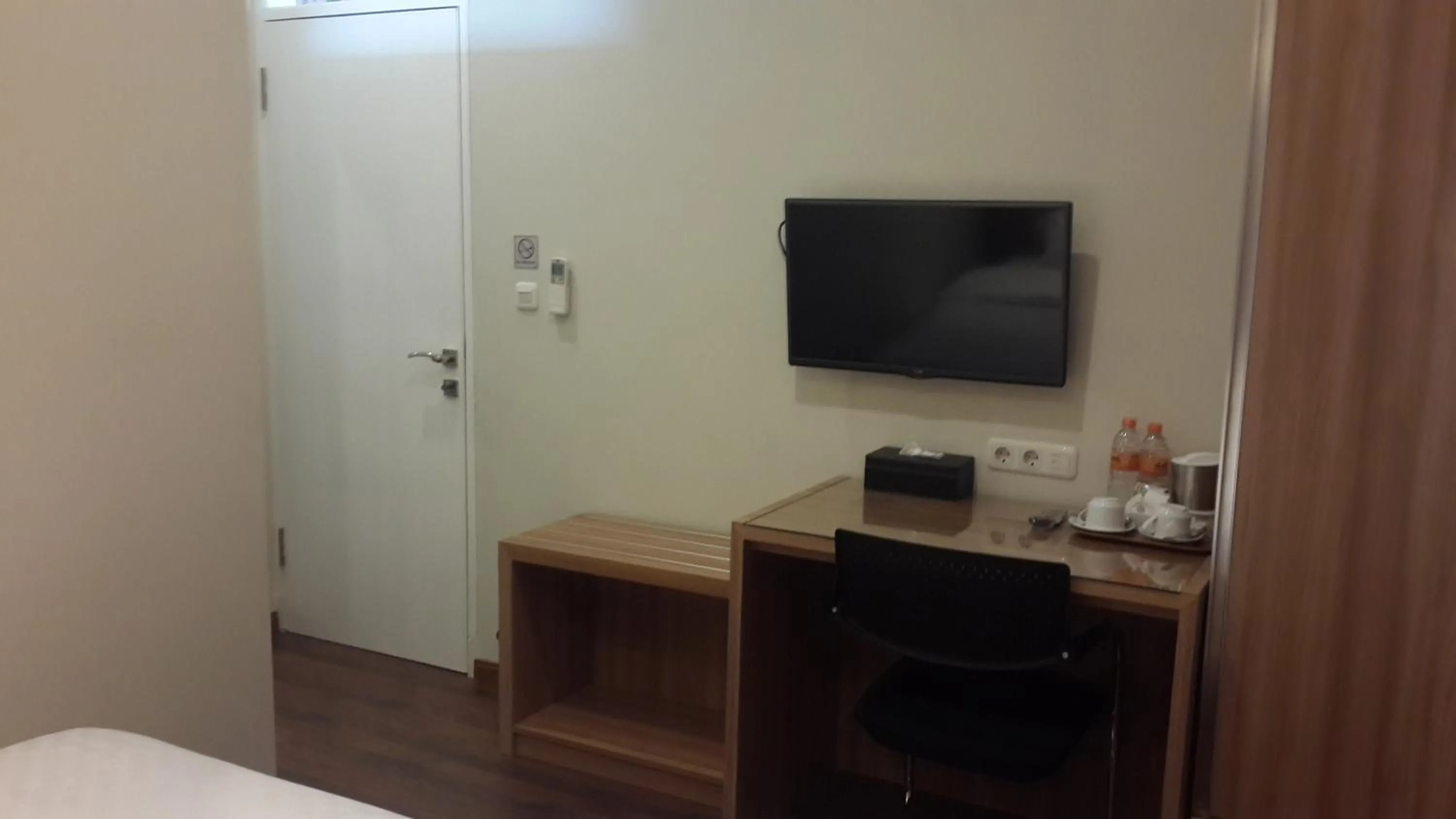 Bedroom, Bed in Dago 207