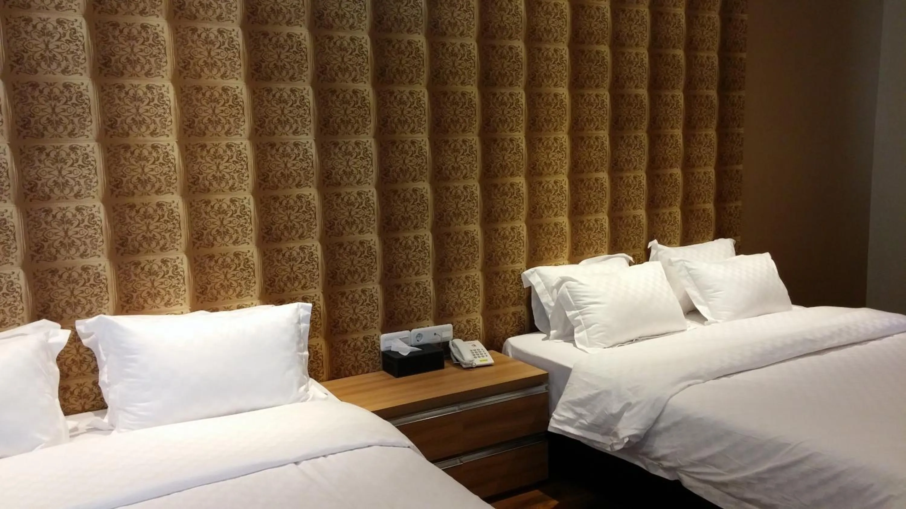 Bedroom, Bed in Dago 207