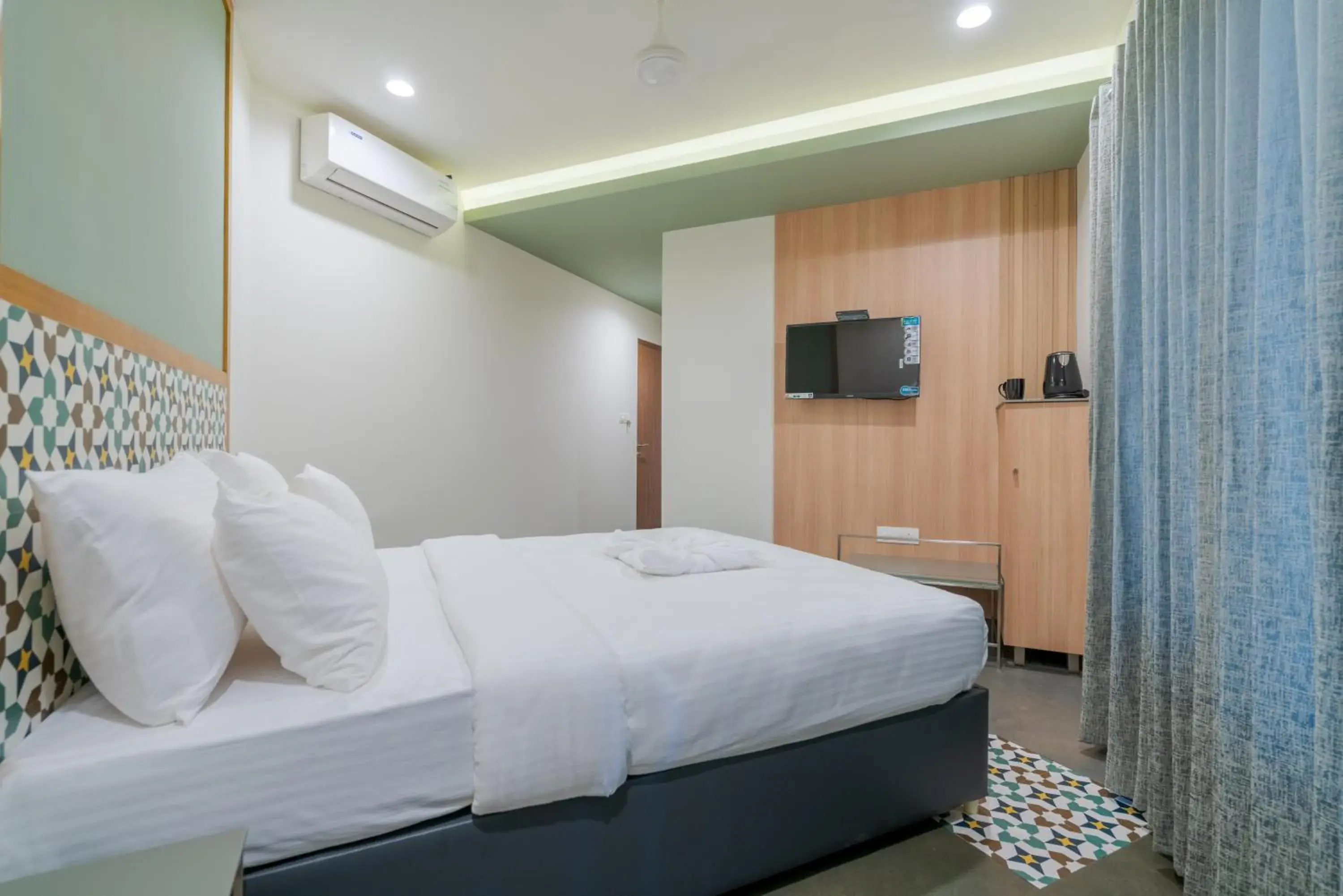 Bed in ARYAAS REGENT Bed in ARYAAS REGENT