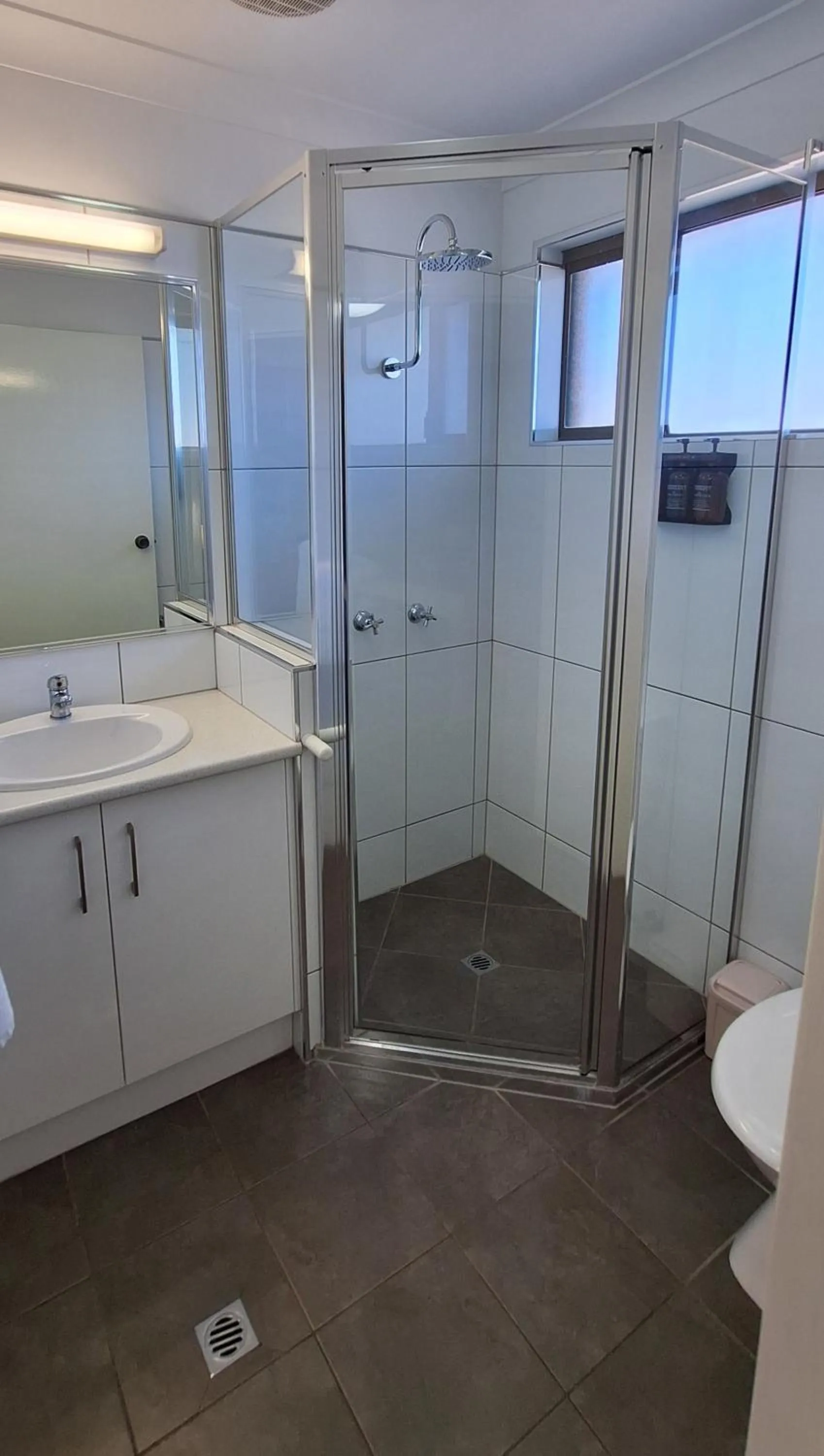 Deluxe Queen Room in Macintyre Motor Inn