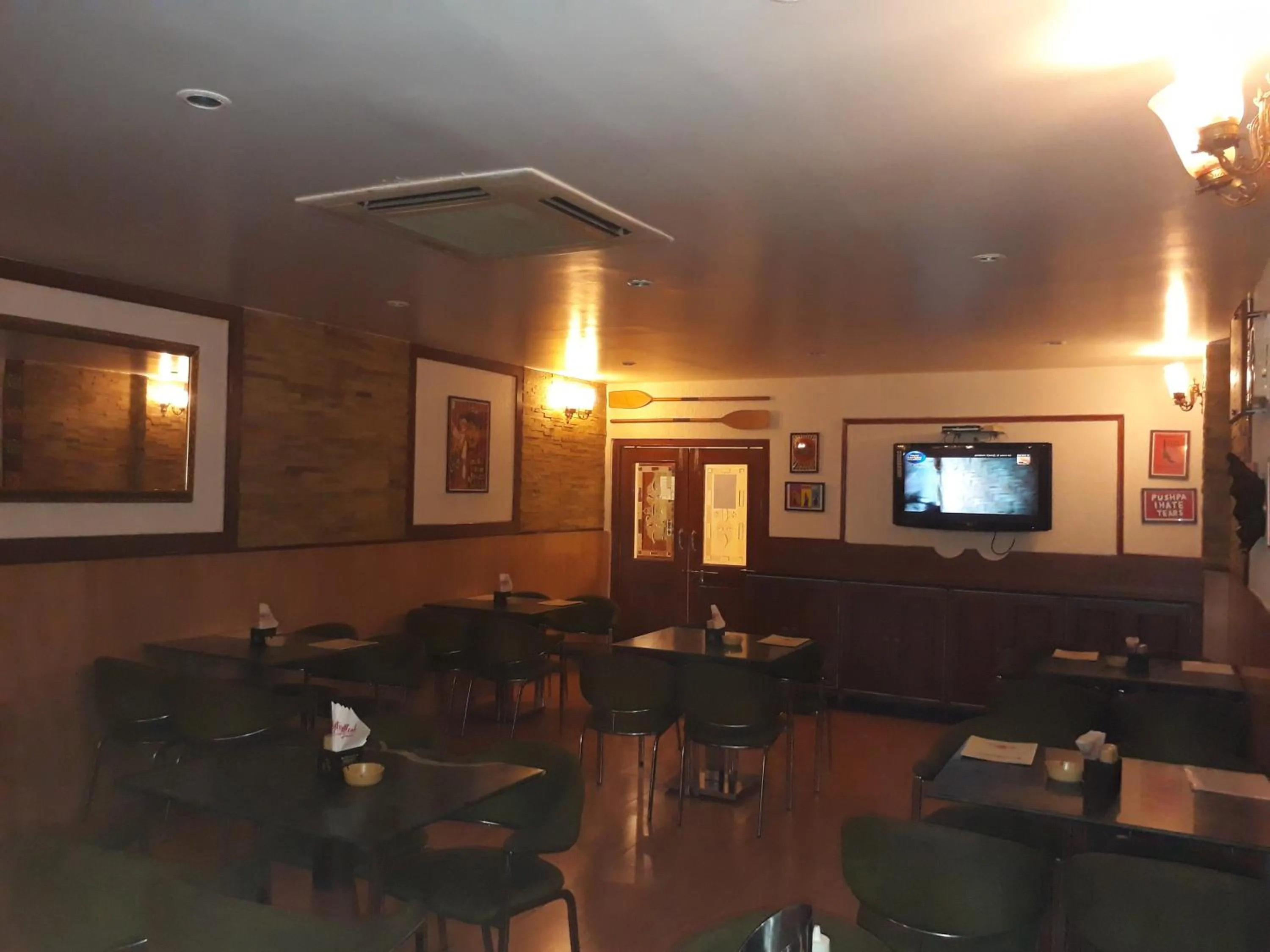 Alcoholic drinks in Hotel Sarthak