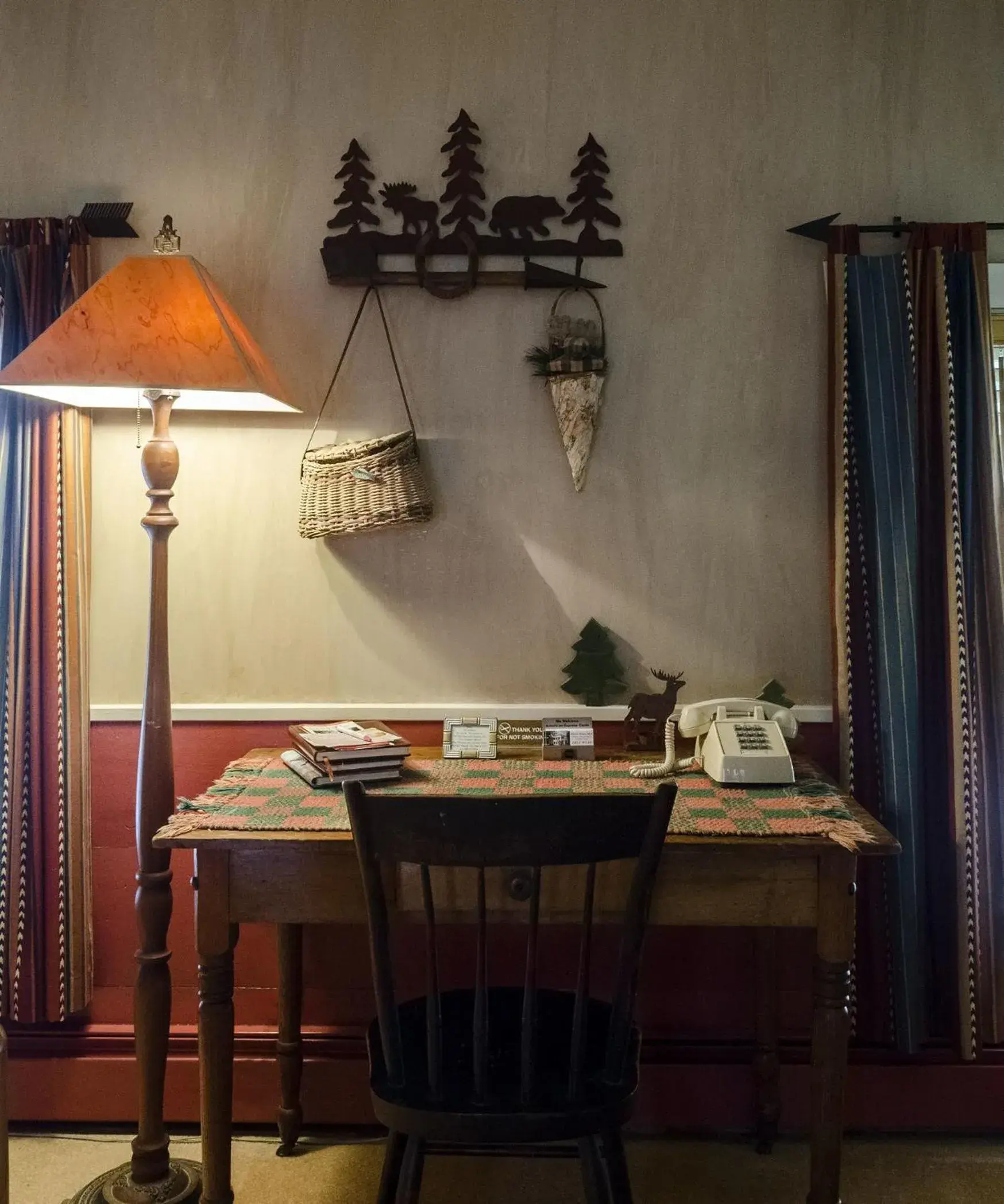 Queen Room with Spa Bath - George's Room in Munro House Bed and Breakfast Queen Room with Spa Bath - George's Room in Munro House Bed and Breakfast