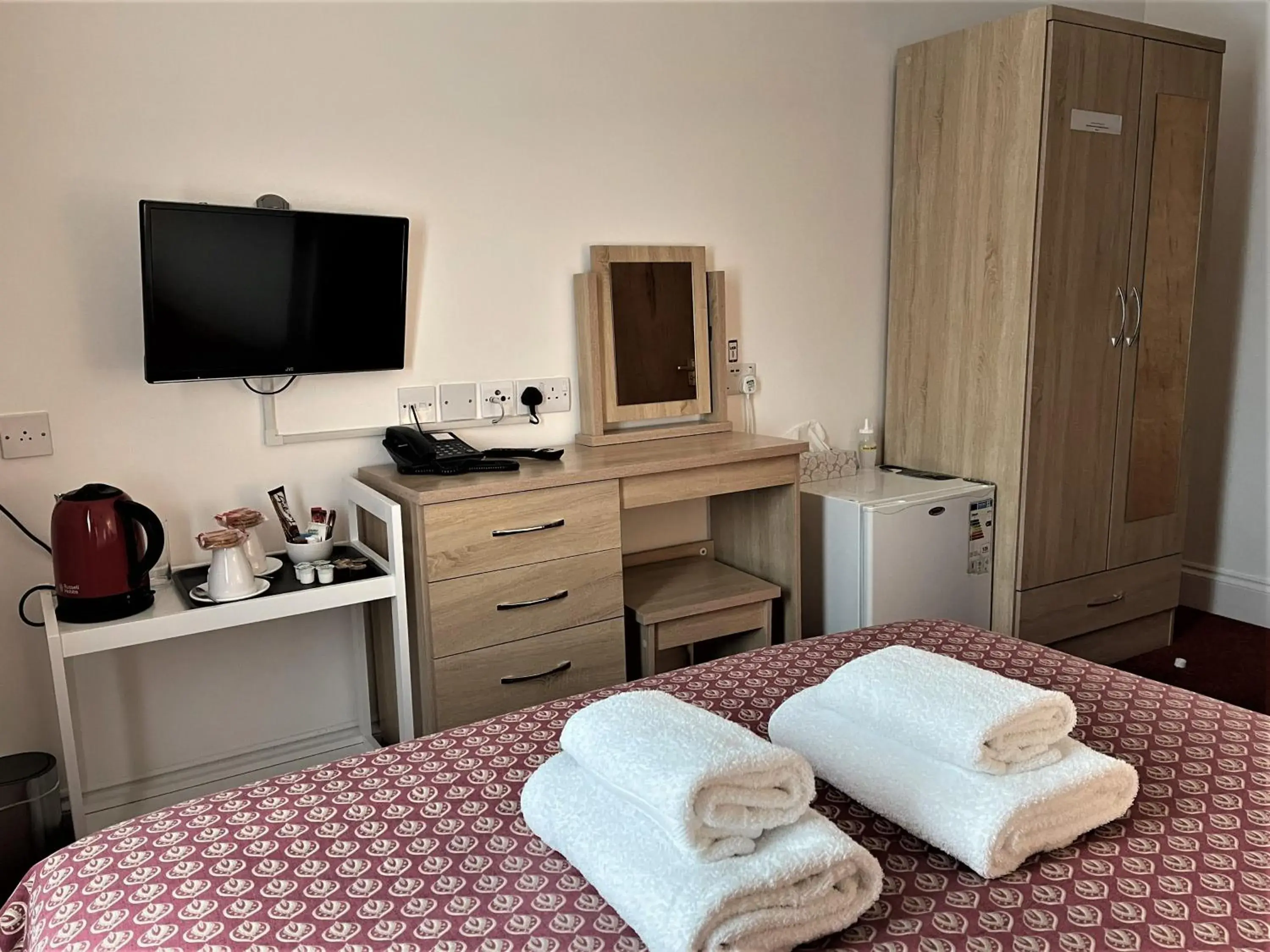 Photo of the whole room, Bed in The Gateway Hotel Photo of the whole room, Bed in The Gateway Hotel