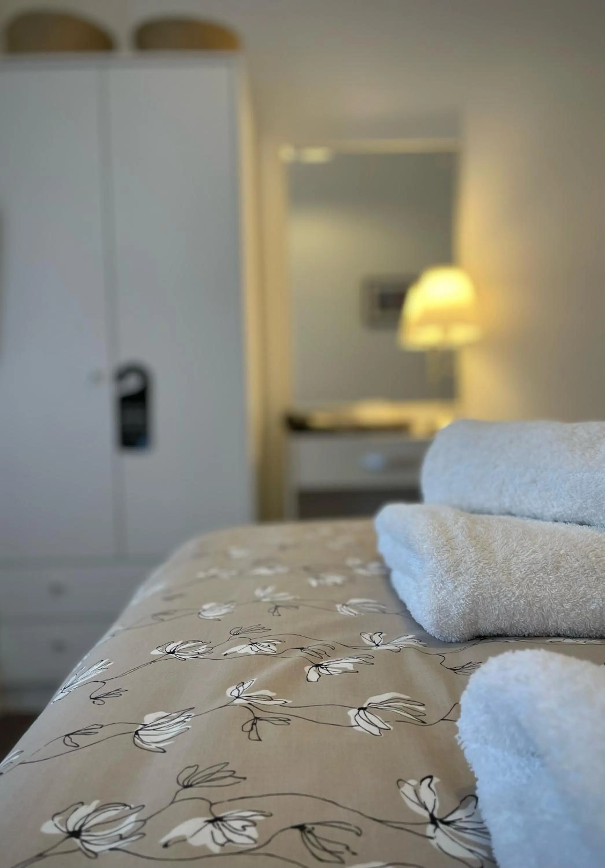 Bedroom, Bed in The Gateway Hotel