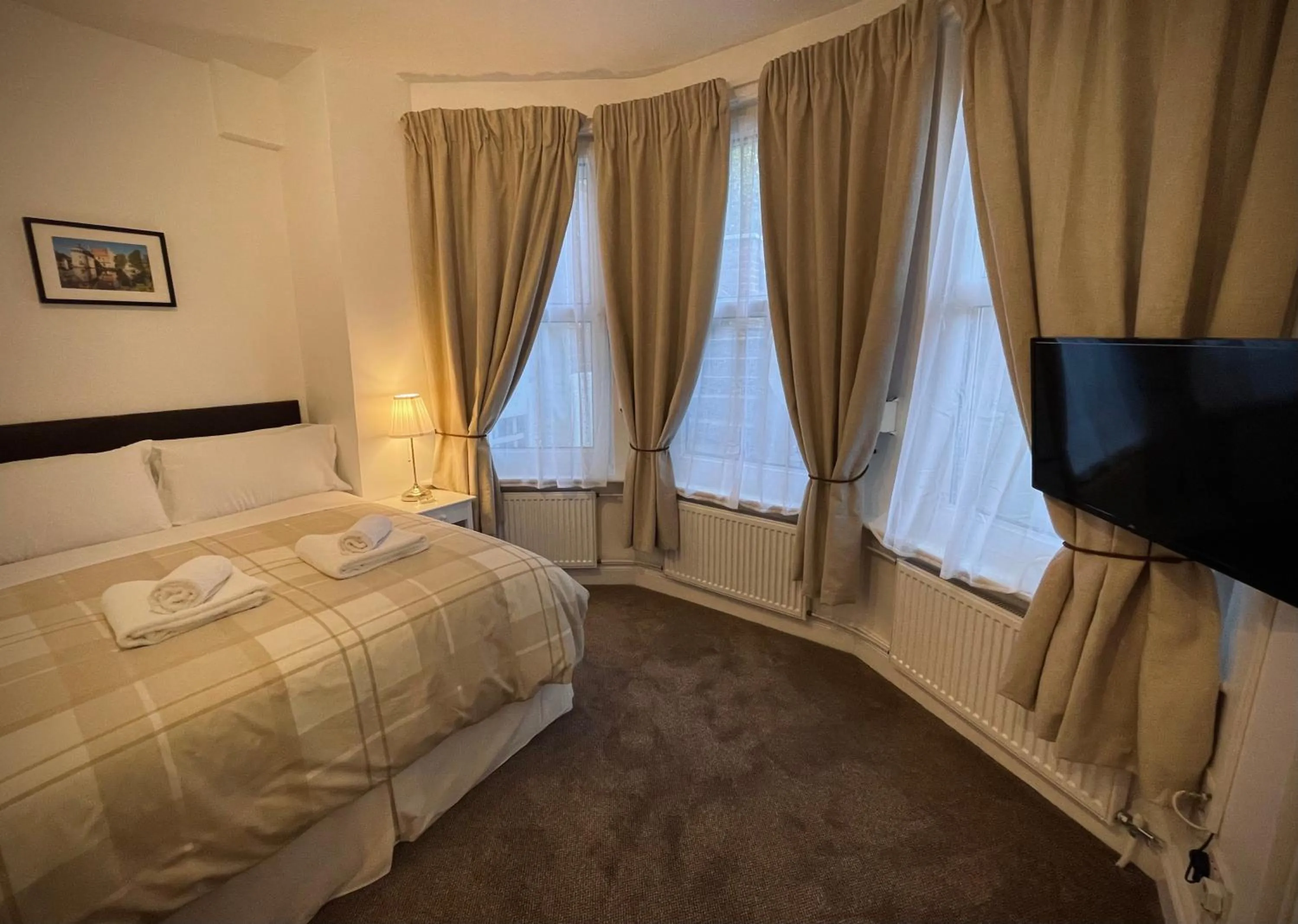 Bedroom, Bed in The Gateway Hotel