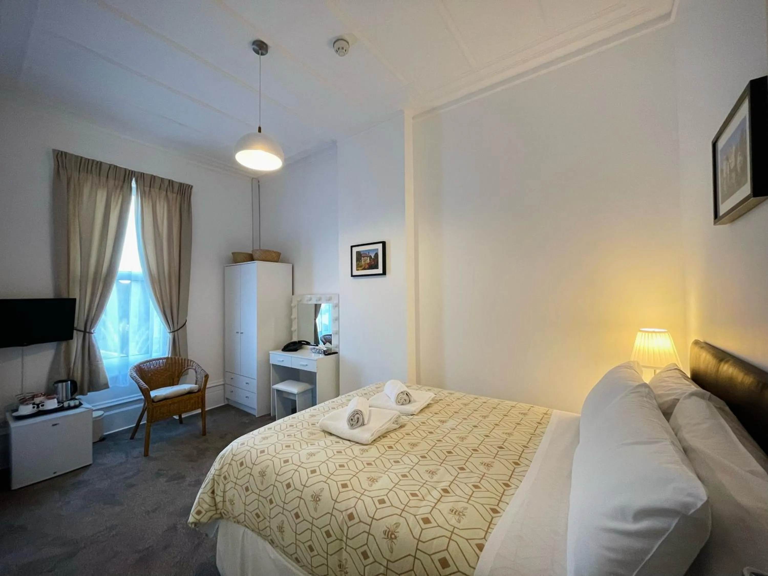 Bedroom, Bed in The Gateway Hotel