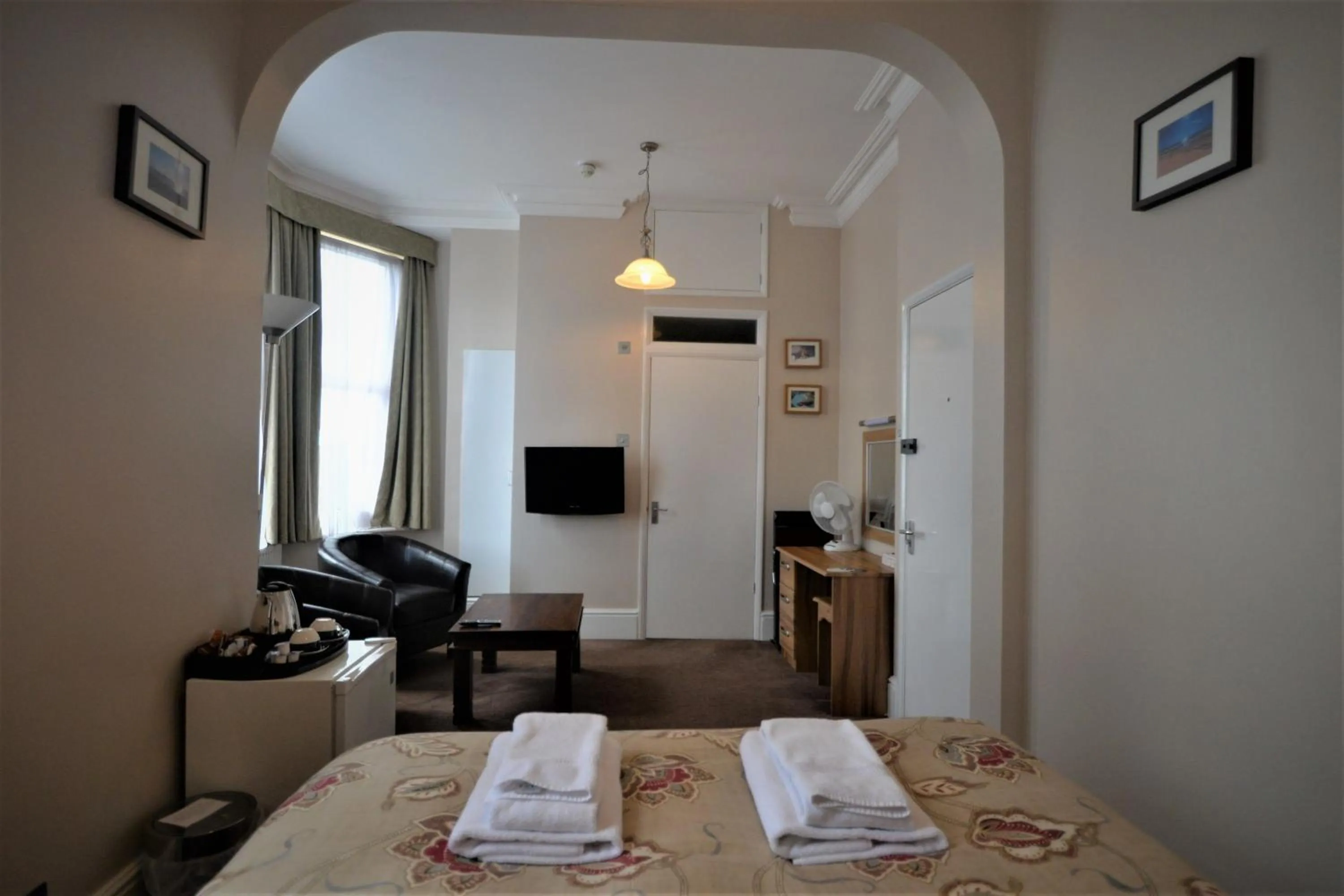 Photo of the whole room, Bed in The Gateway Hotel