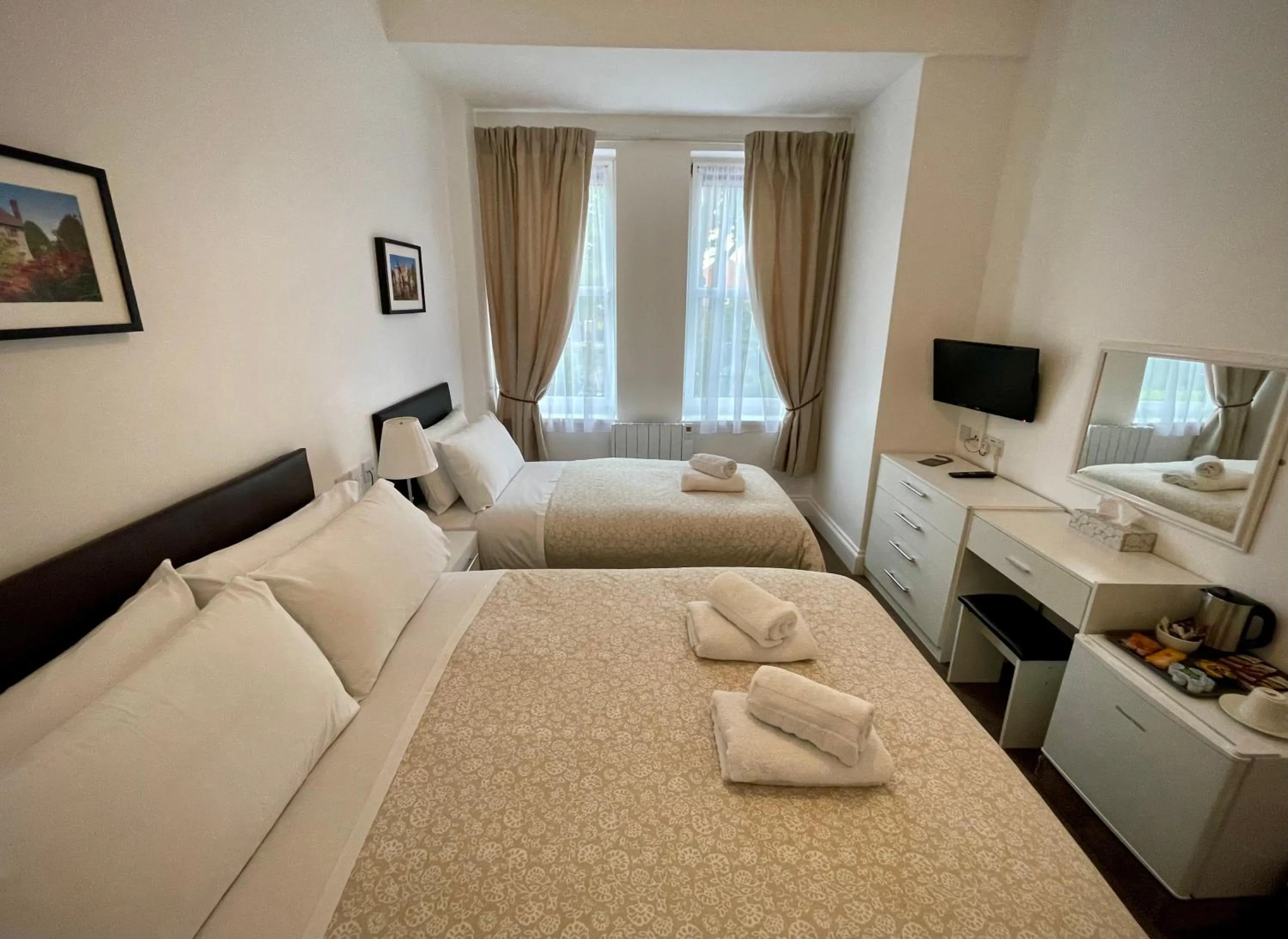 Bedroom, Bed in The Gateway Hotel