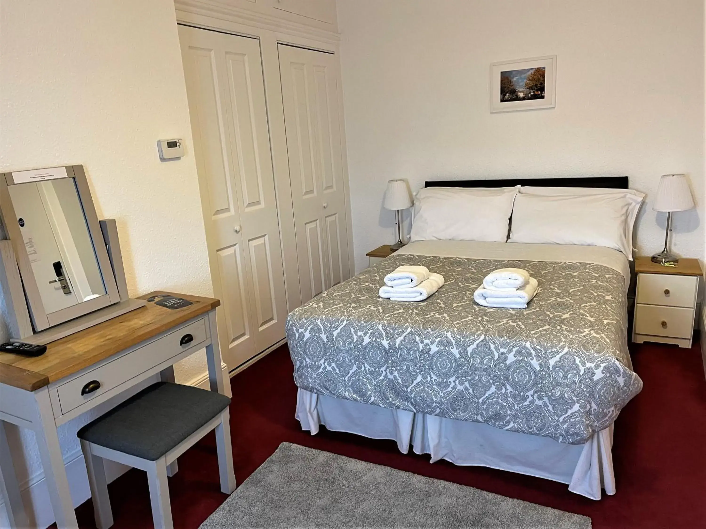 Photo of the whole room, Bed in The Gateway Hotel Photo of the whole room, Bed in The Gateway Hotel