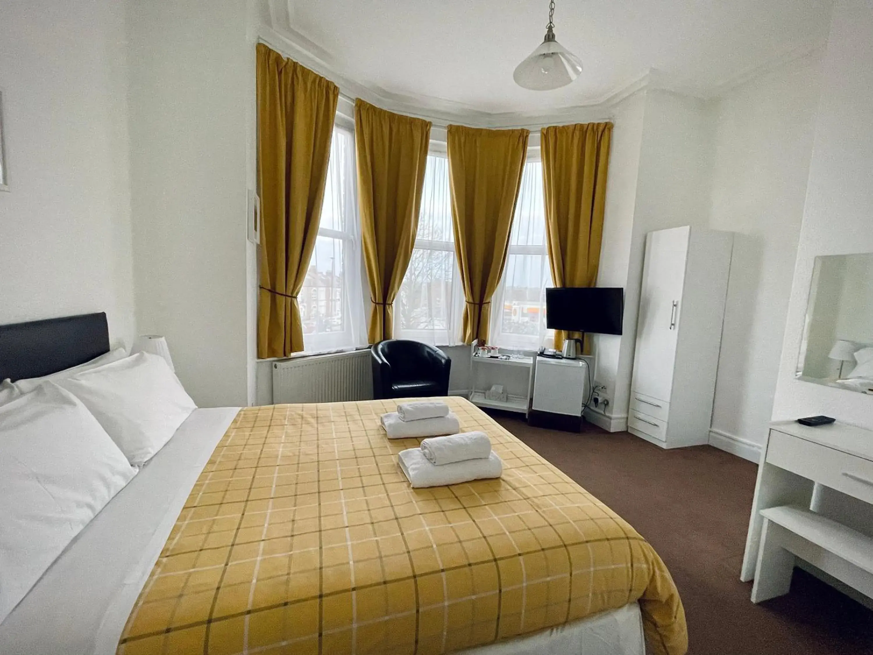 Bedroom, Bed in The Gateway Hotel Bedroom, Bed in The Gateway Hotel