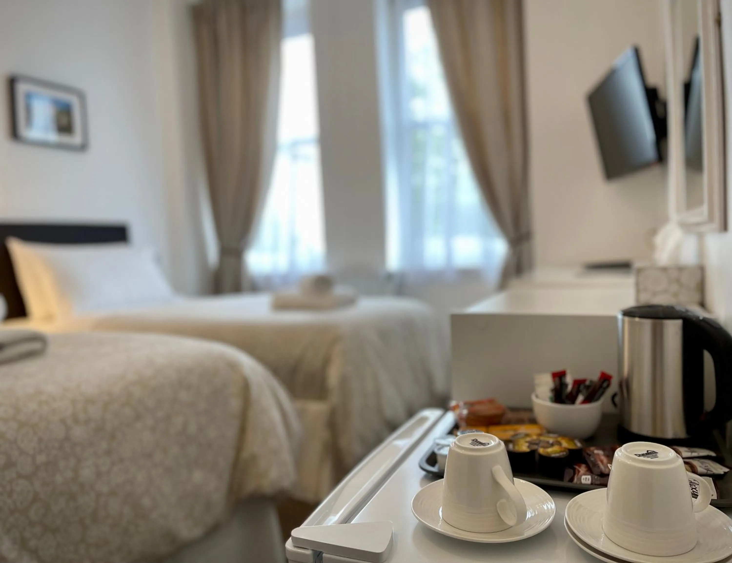 Bedroom, Bed in The Gateway Hotel