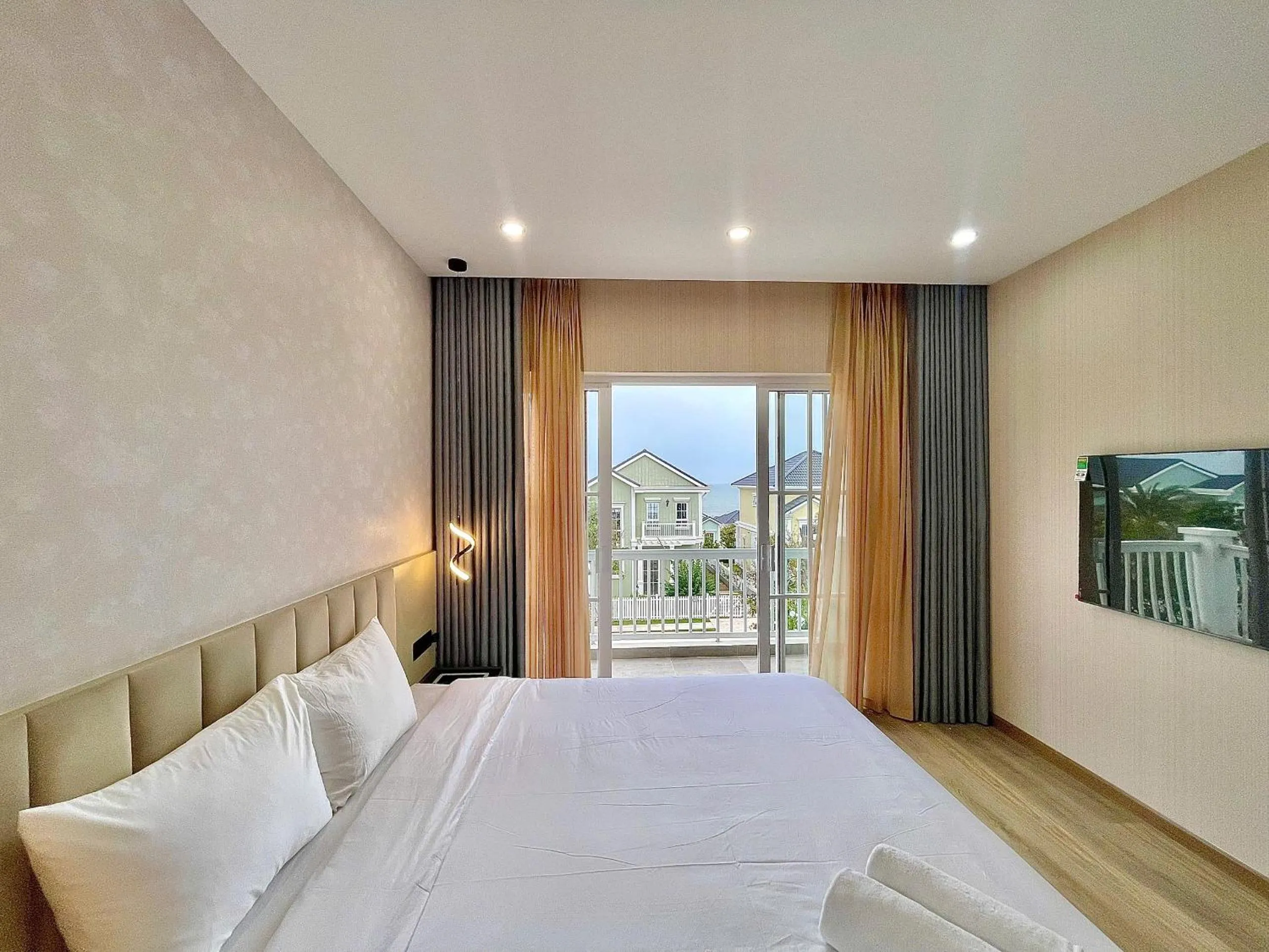 Bed in Villa Nova World Phan Thiết