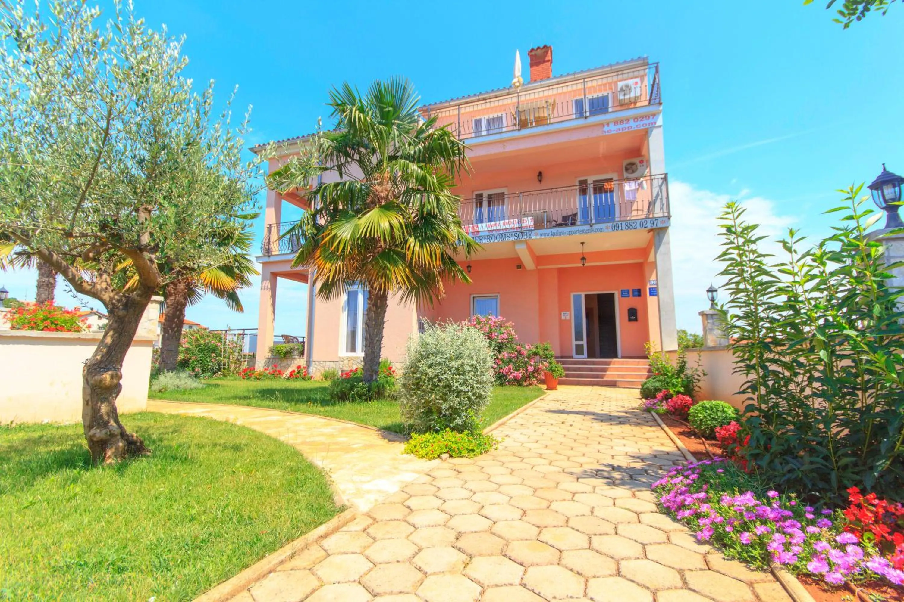 Apartments 4 Palme