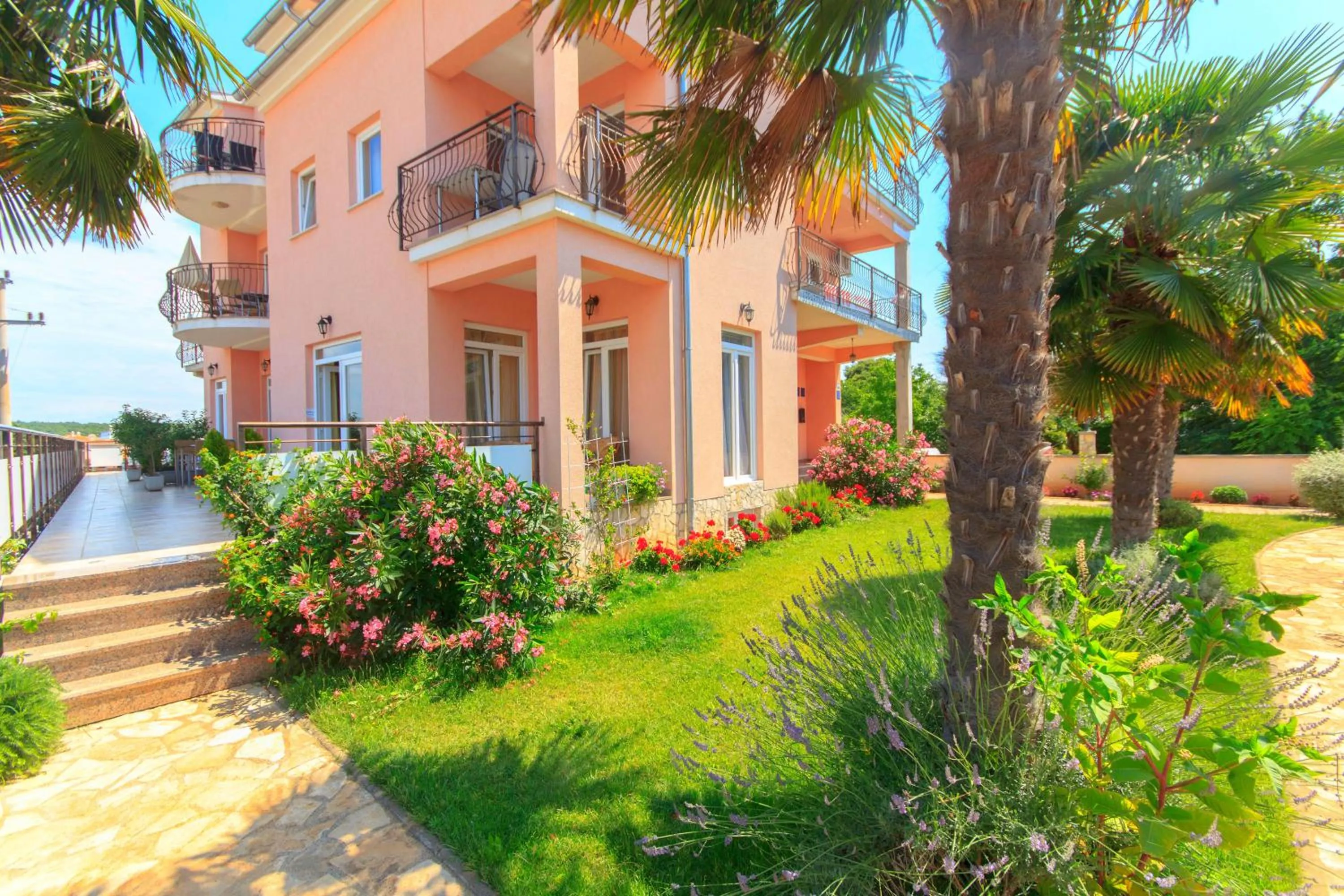 Apartments 4 Palme