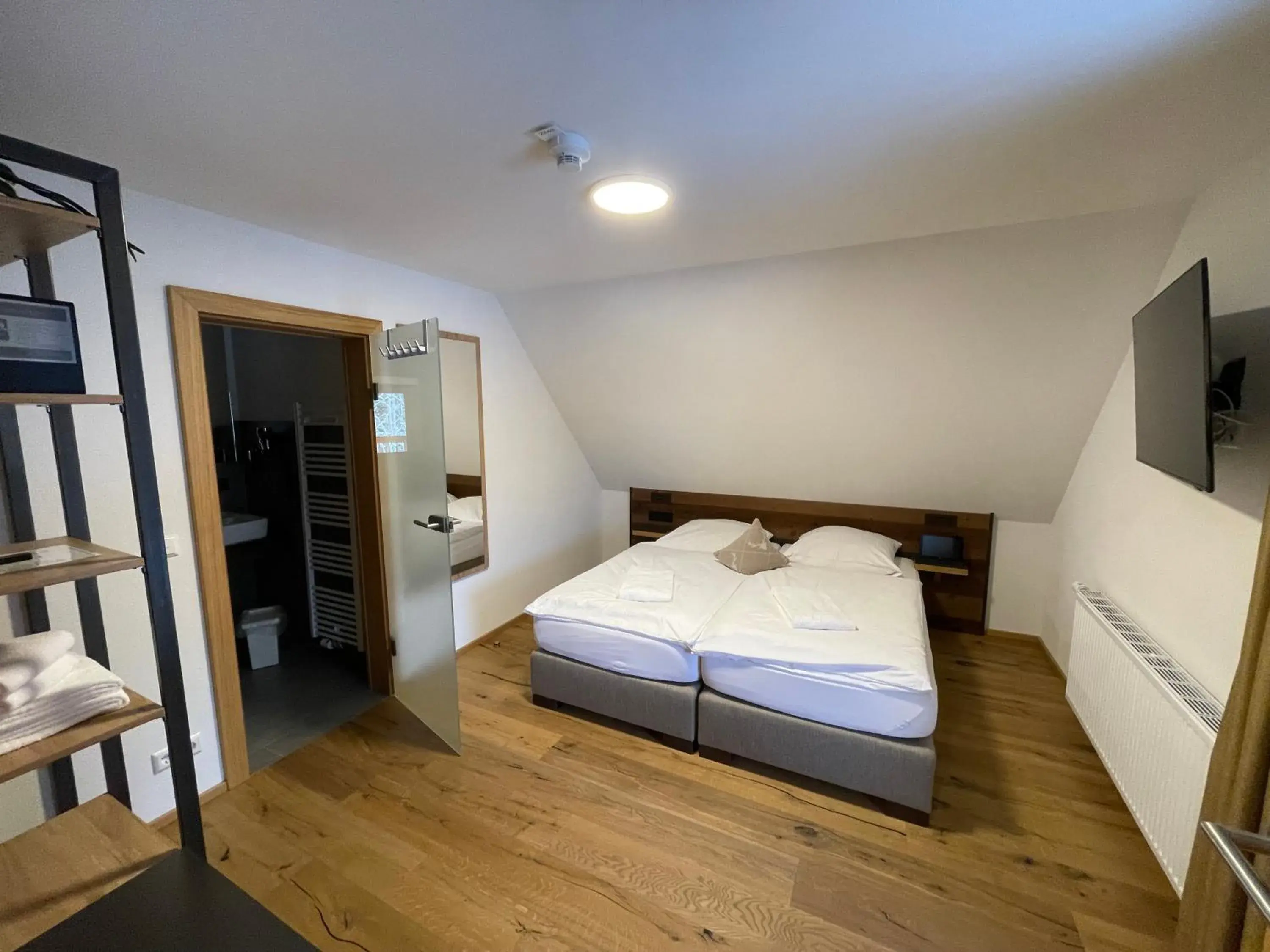 Small Double Room with Lake View in Köhlerei am See Small Double Room with Lake View in Köhlerei am See