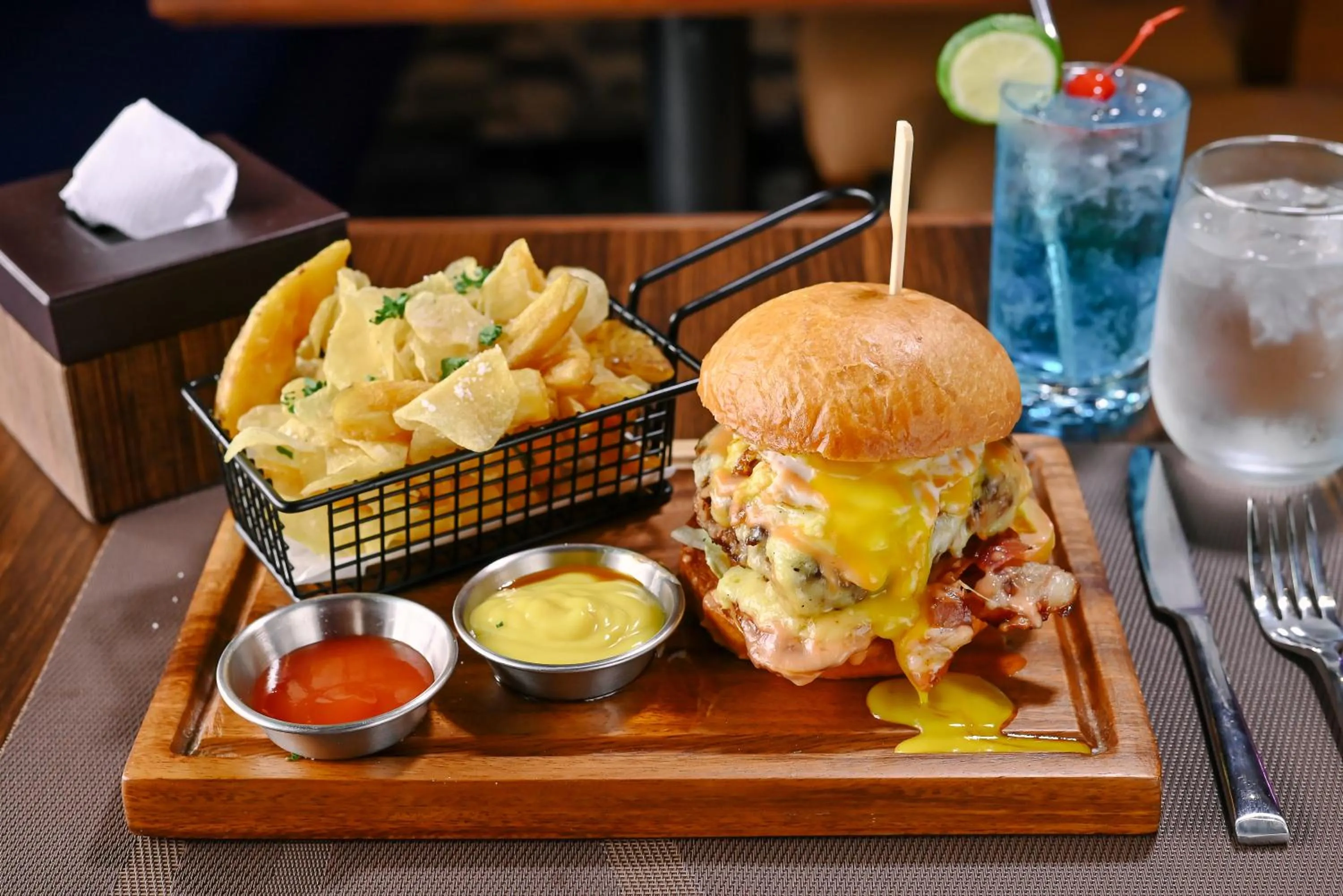 Food and drinks in Monaco Hotel