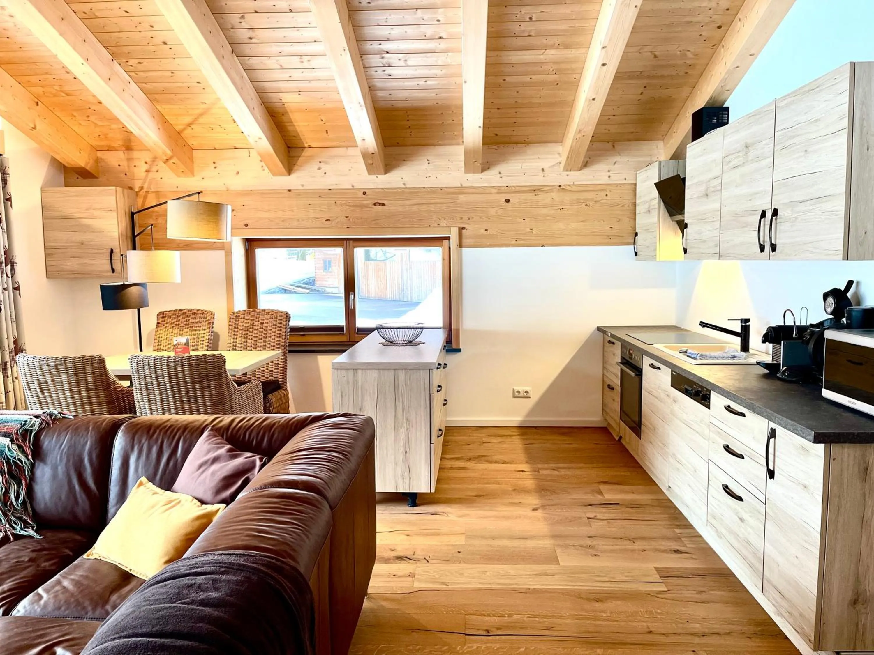 Kitchen or kitchenette in Alpenlodge Charivari - SommerBergBahn unlimited kostenlos