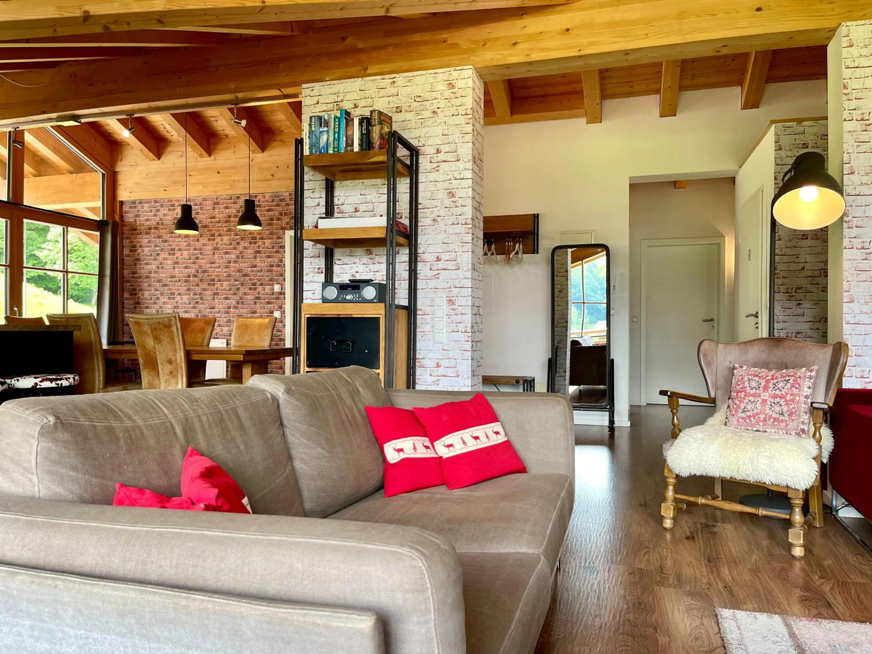 Photo of the whole room in Alpenlodge Charivari - SommerBergBahn unlimited kostenlos