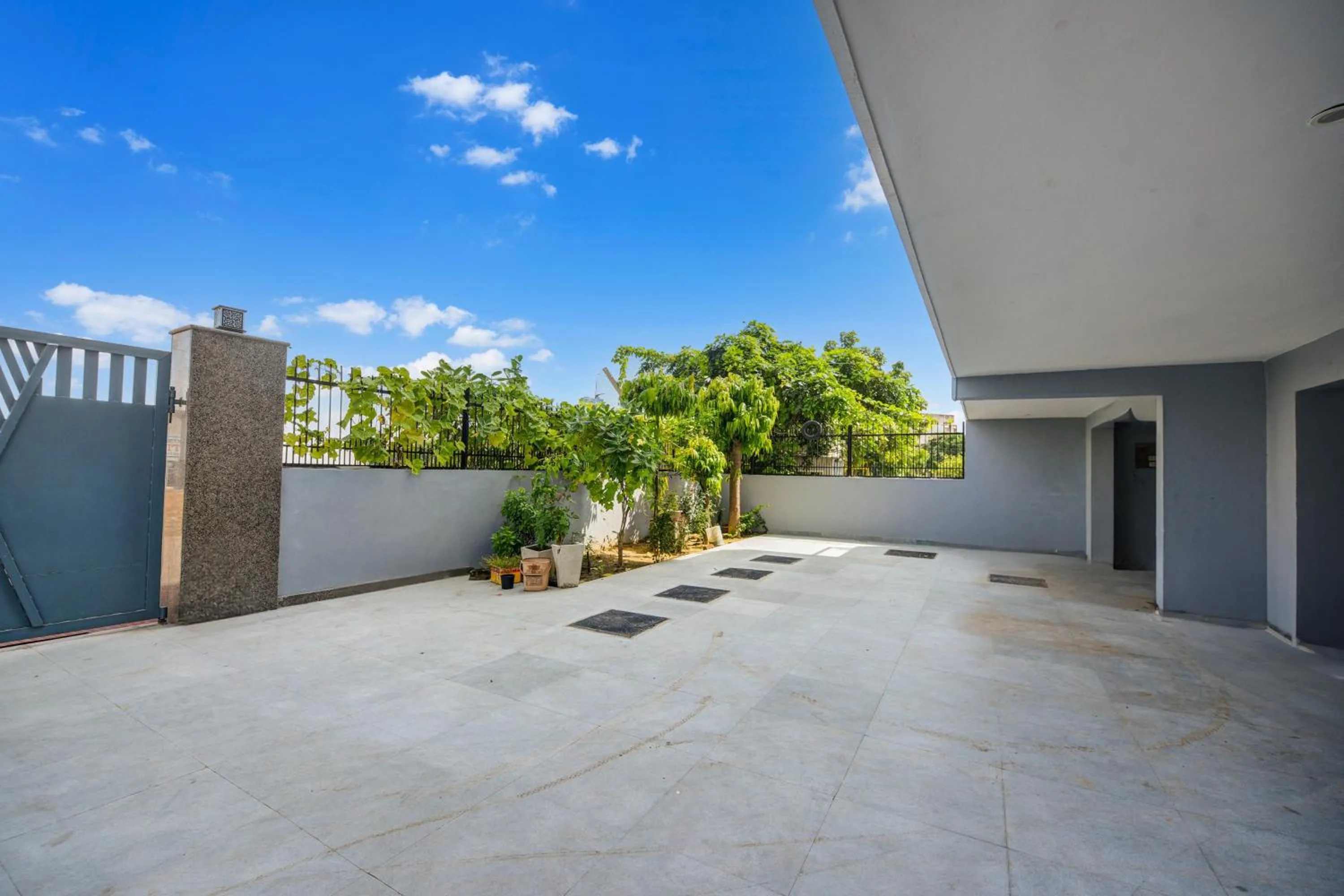 Facade/entrance in Hotel O Ridge Way Stays