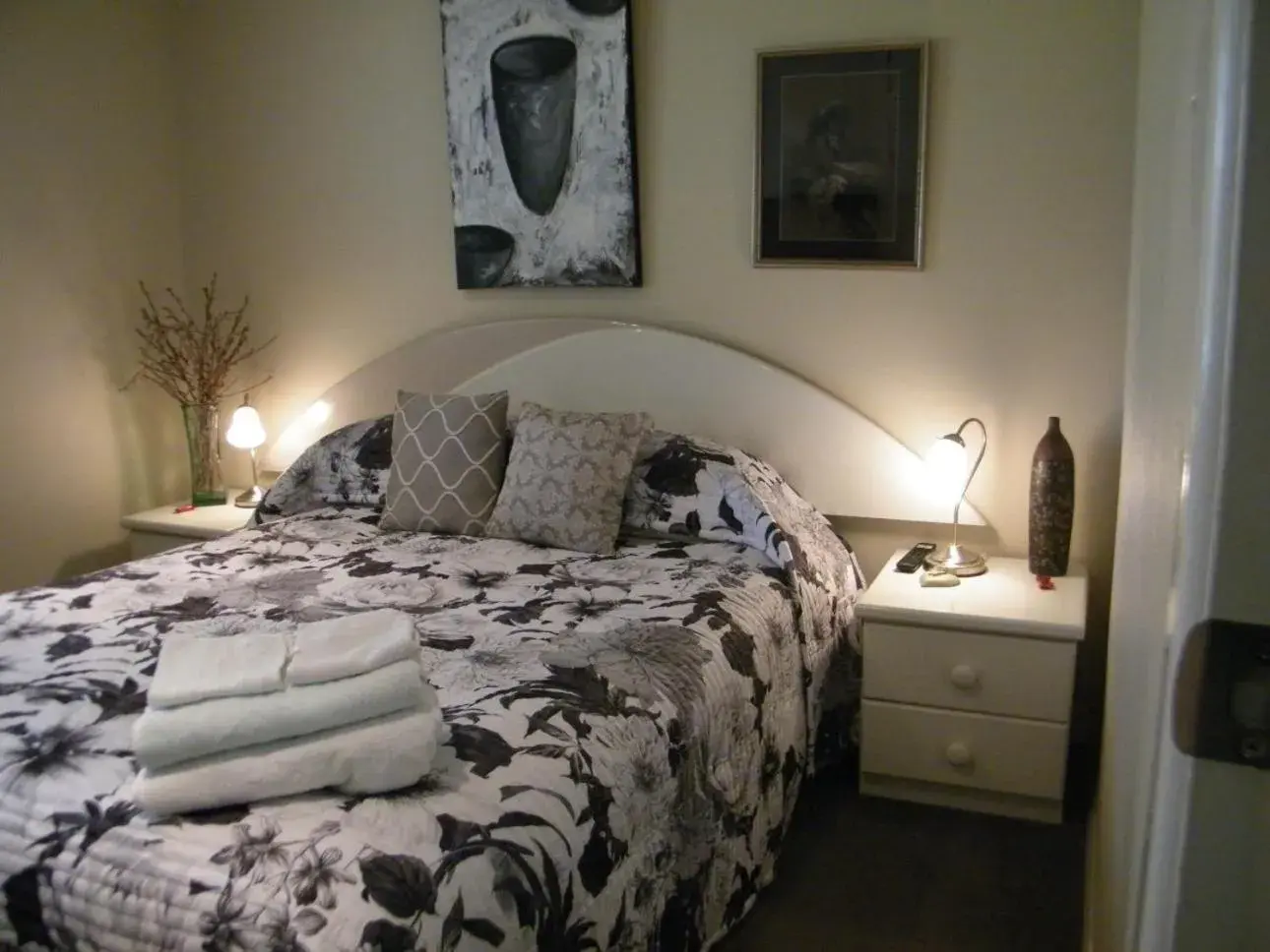 Magpie Cottage Homestay Bed & Breakfast Magpie Cottage Homestay Bed & Breakfast