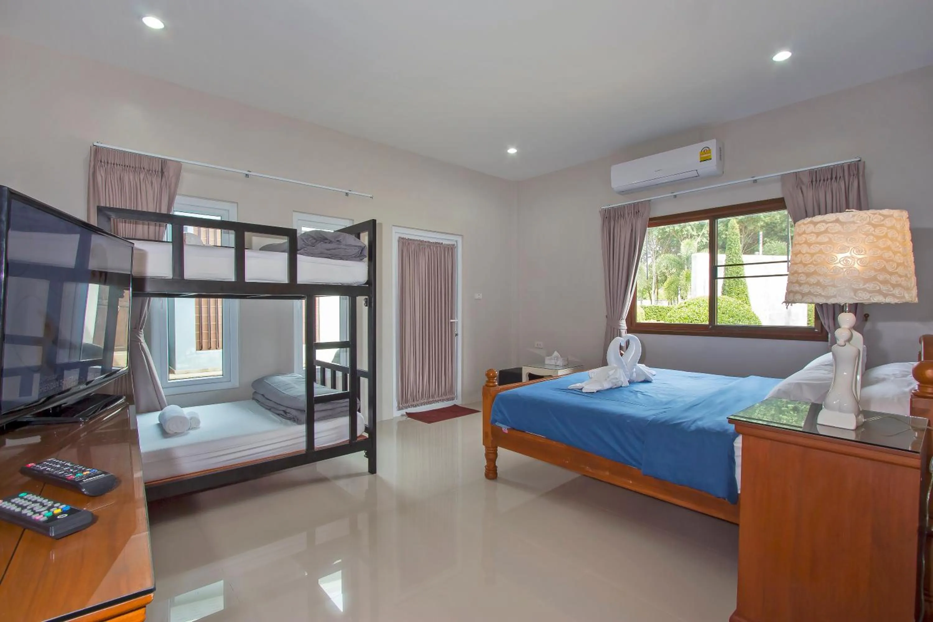 Photo of the whole room, Bed in Maikhao Home Garden Bungalow