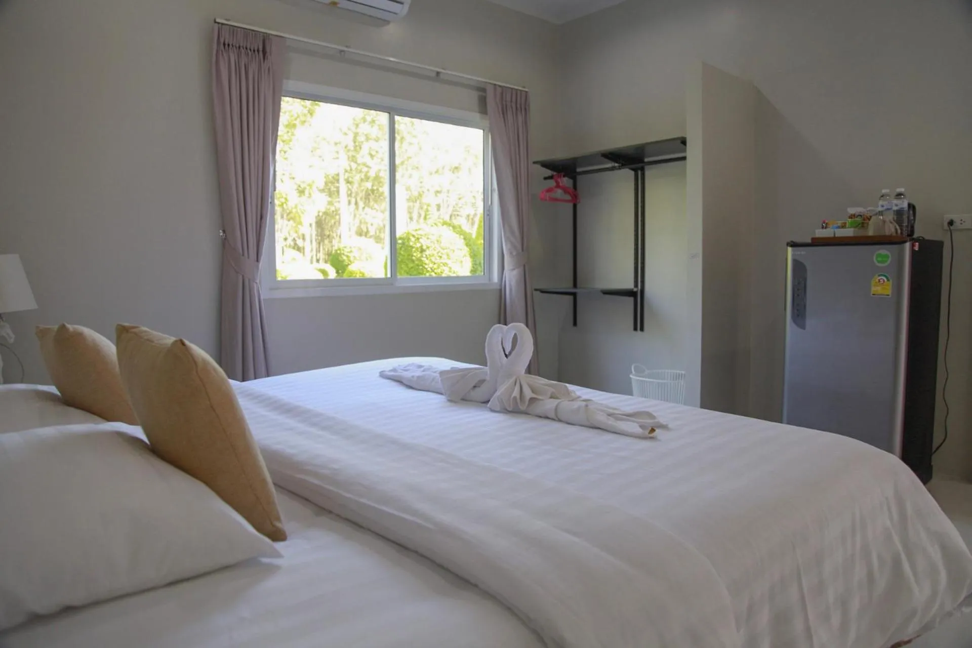 Bedroom, Bed in Maikhao Home Garden Bungalow