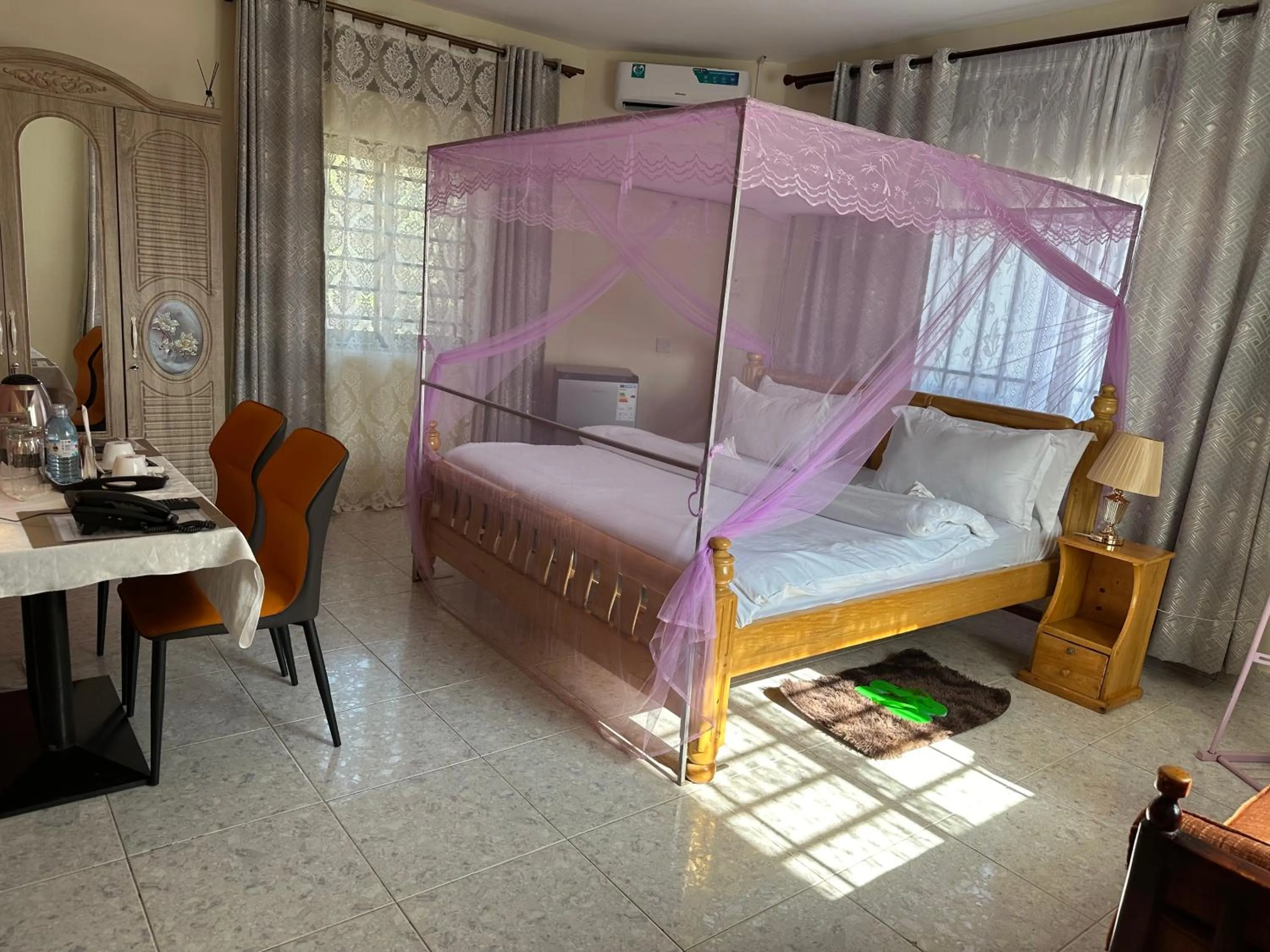 Bed in Lakeshore Bed and Breakfast
