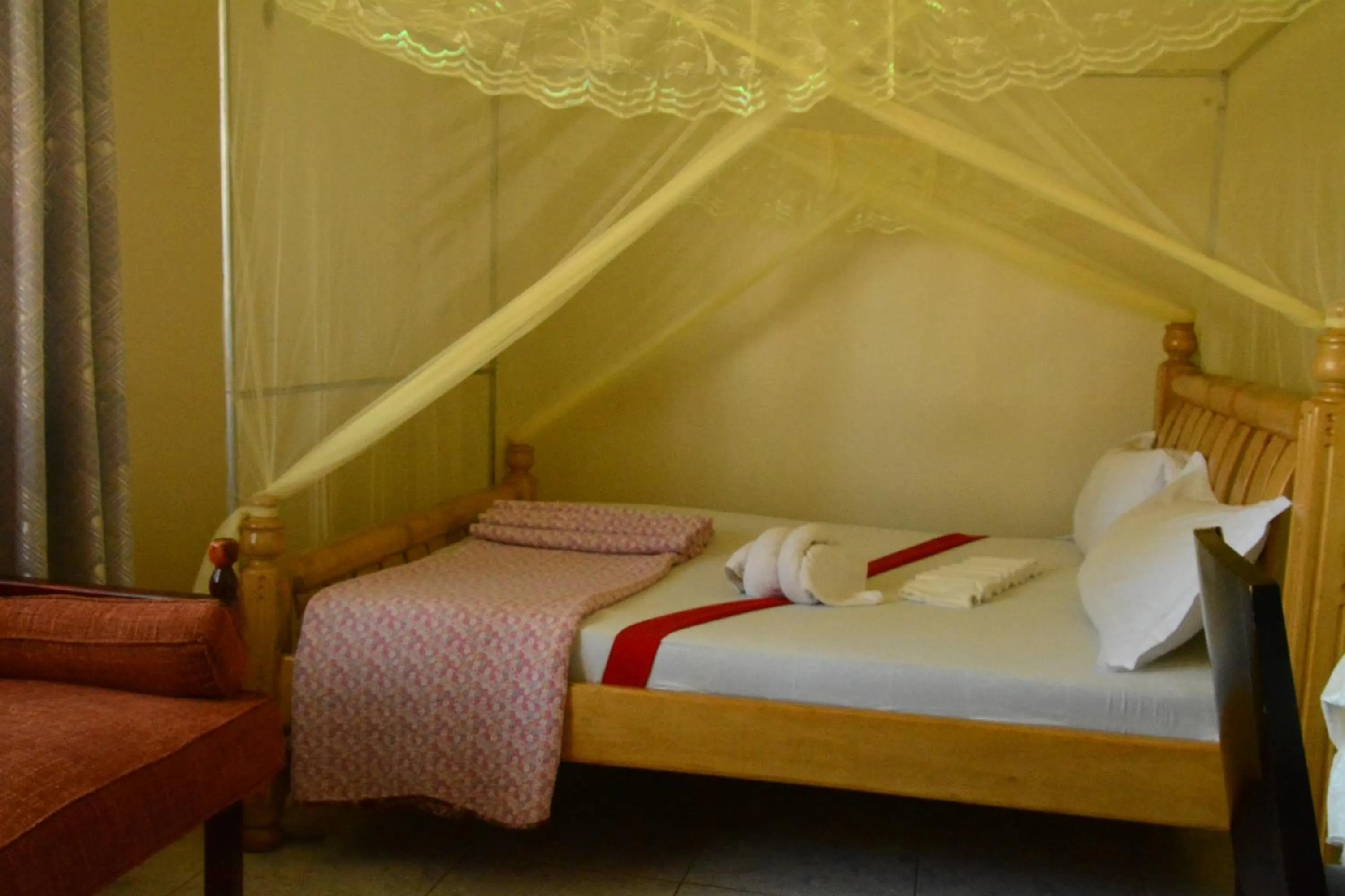 Bed in Lakeshore Bed and Breakfast